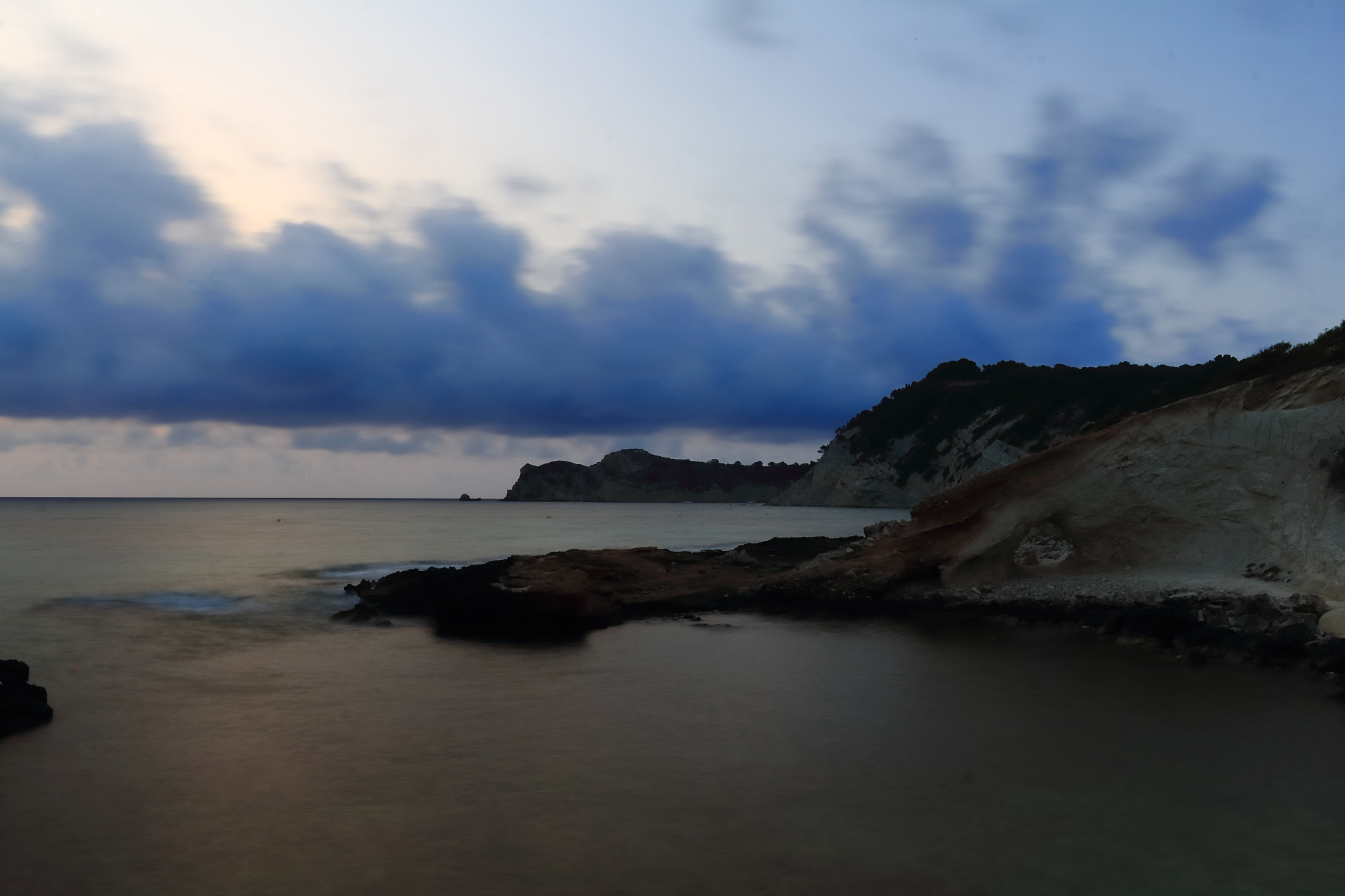Canon EOS 60D + Canon EF 16-35mm F4L IS USM sample photo. Cala blanca photography