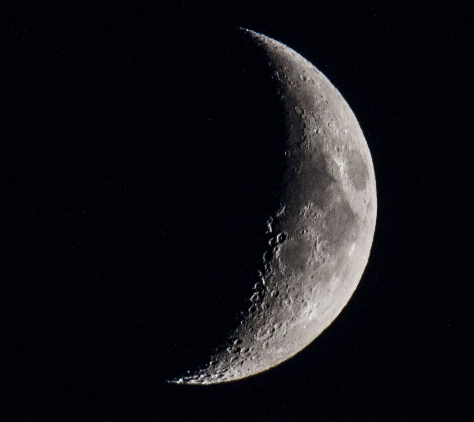 150-600mm F5-6.3 DG OS HSM | Sports 014 sample photo. Crescent moon photography