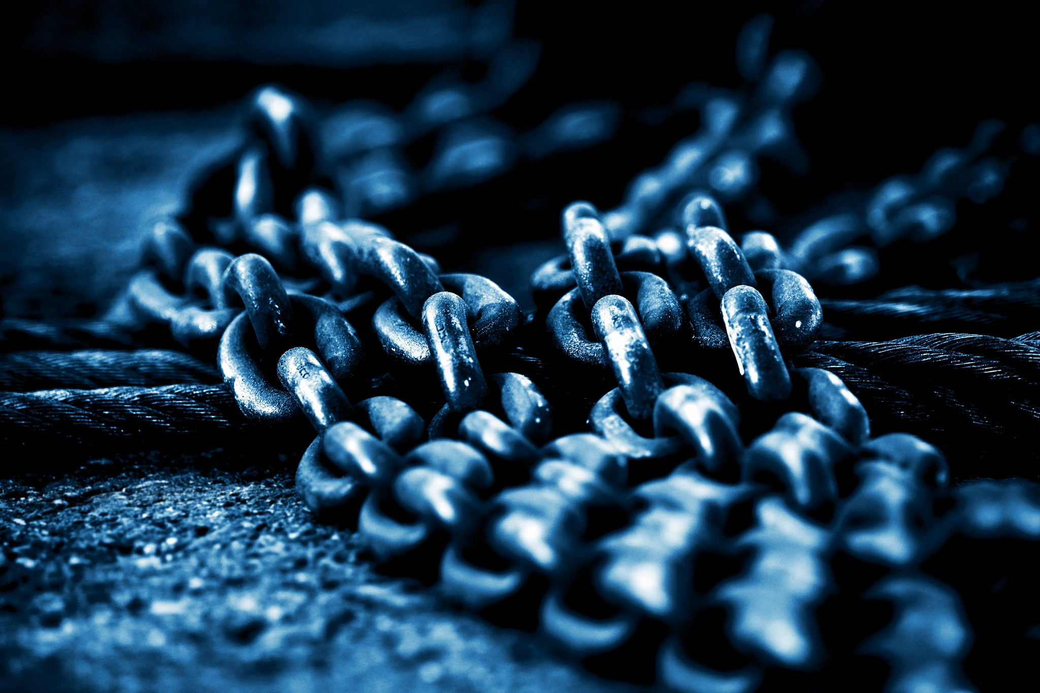 Sony a99 II sample photo. Chains and ropes photography