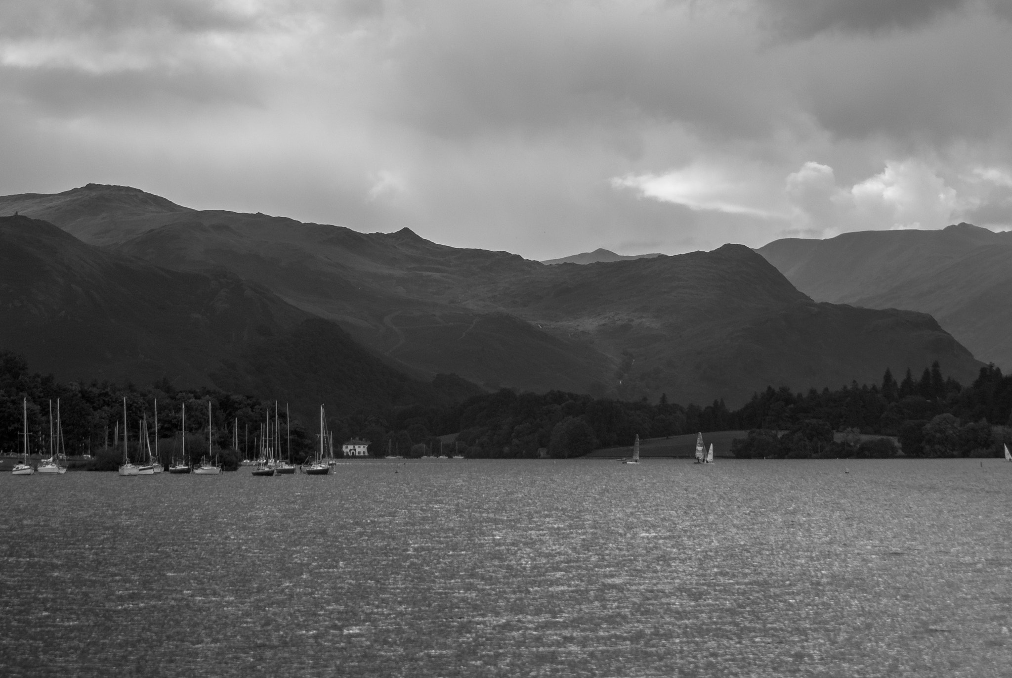 Sony Alpha DSLR-A230 + Minolta AF 70-210mm F4.5-5.6 [II] sample photo. Hills over ullswater photography