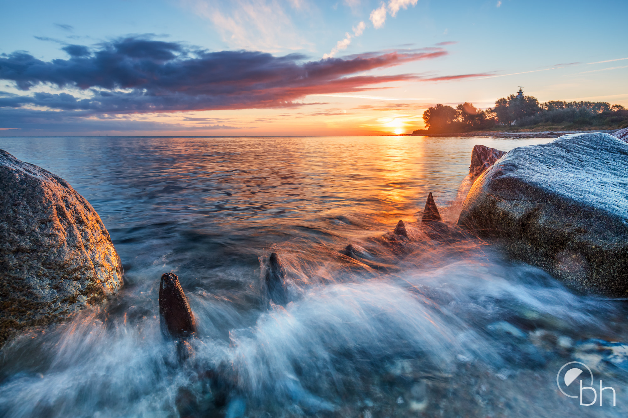 Canon EOS 5DS R + Canon EF 16-35mm F4L IS USM sample photo. Good morning wave photography