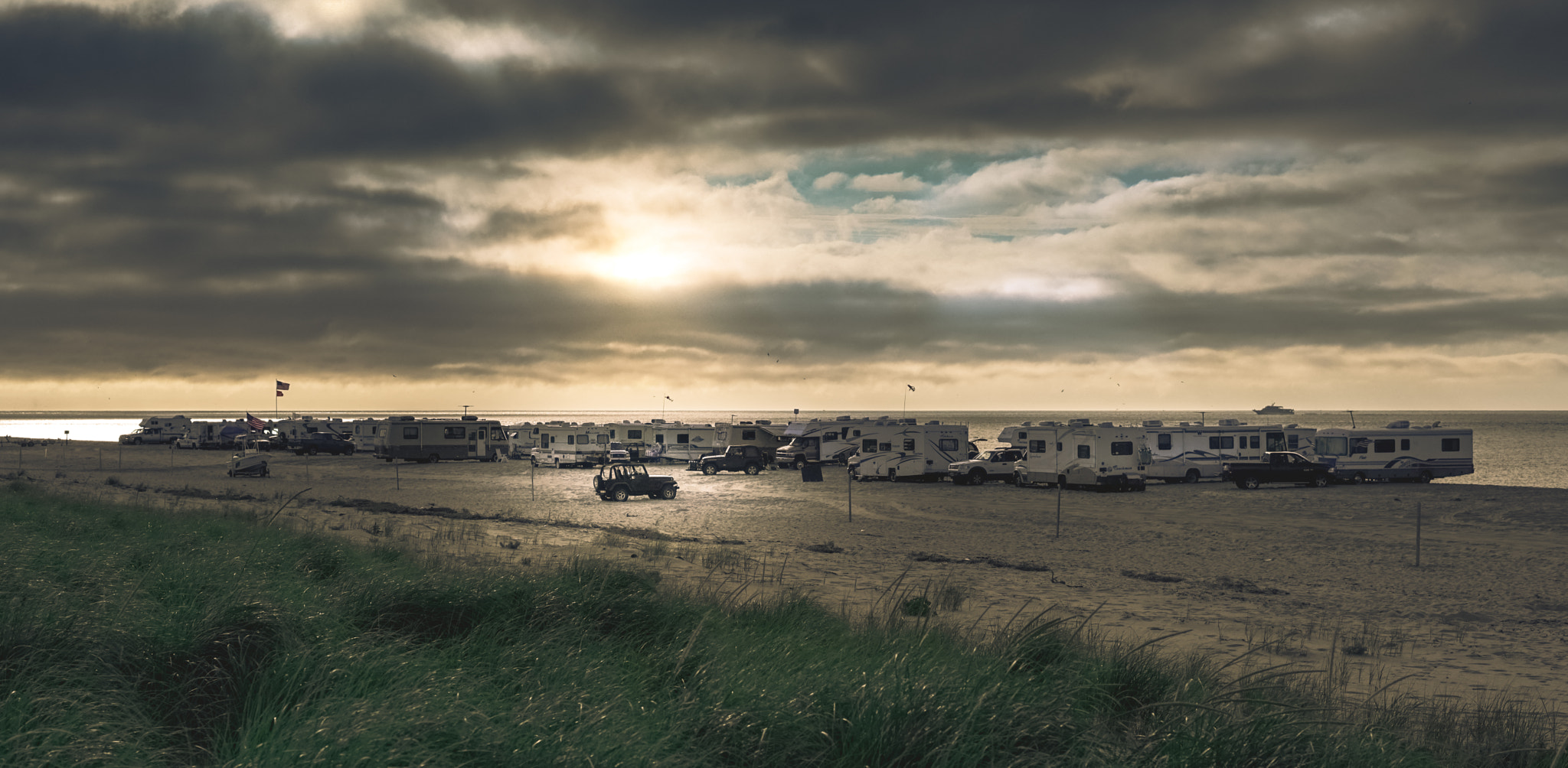 Sony a7R II + Sony FE 50mm F1.8 sample photo. Jeep vs rvs photography