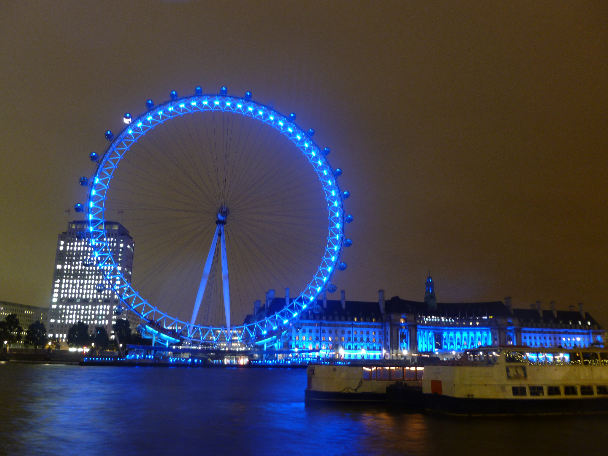 Panasonic DMC-FH25 sample photo. London eye photography