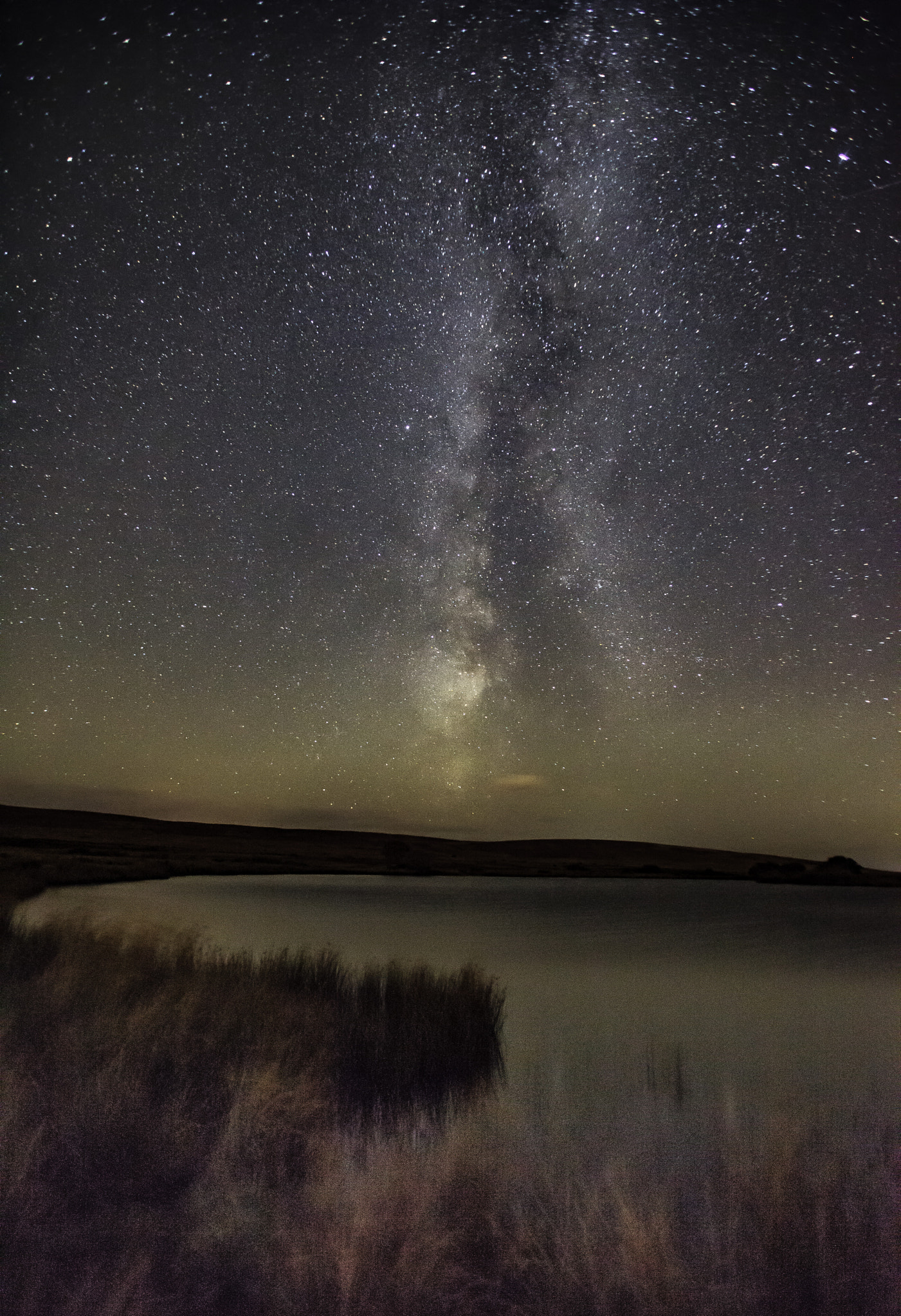 Canon EF 17-35mm f/2.8L sample photo. Milky way over port eynon photography