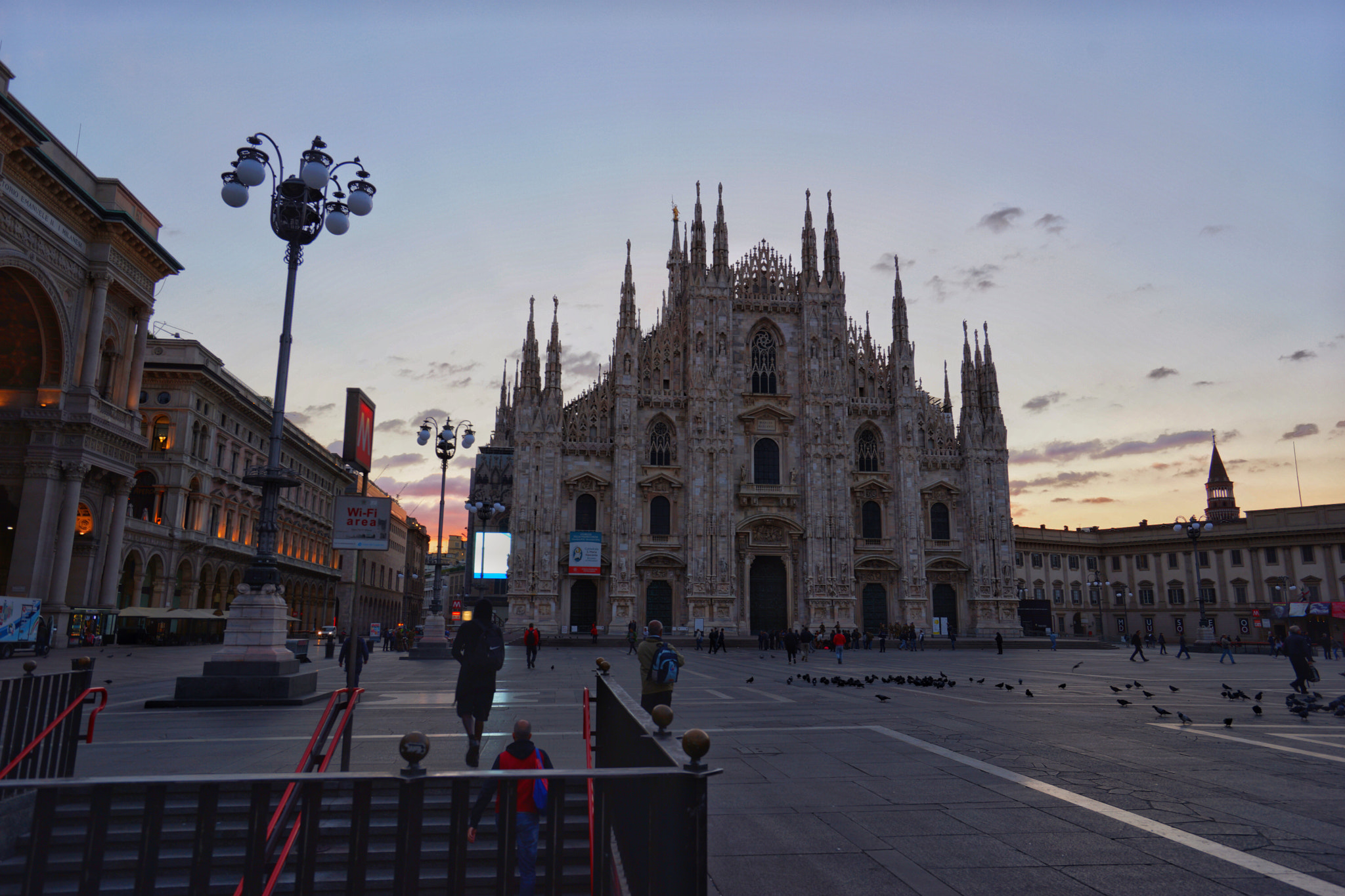 Sony a7 II + Sony Vario-Tessar T* FE 16-35mm F4 ZA OSS sample photo. Milan photography