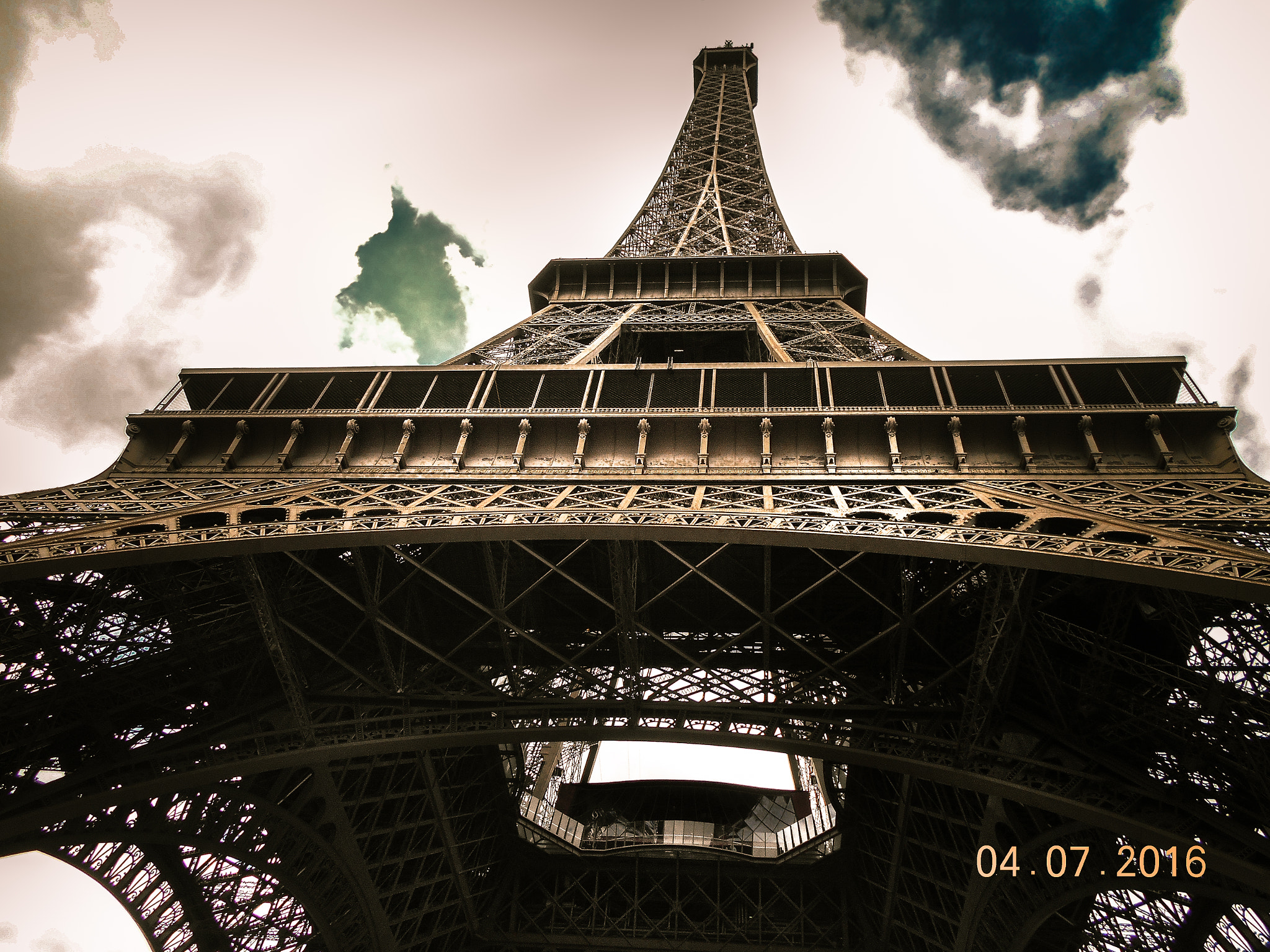 Nikon COOLPIX S2800 sample photo. Eiffel tower photography
