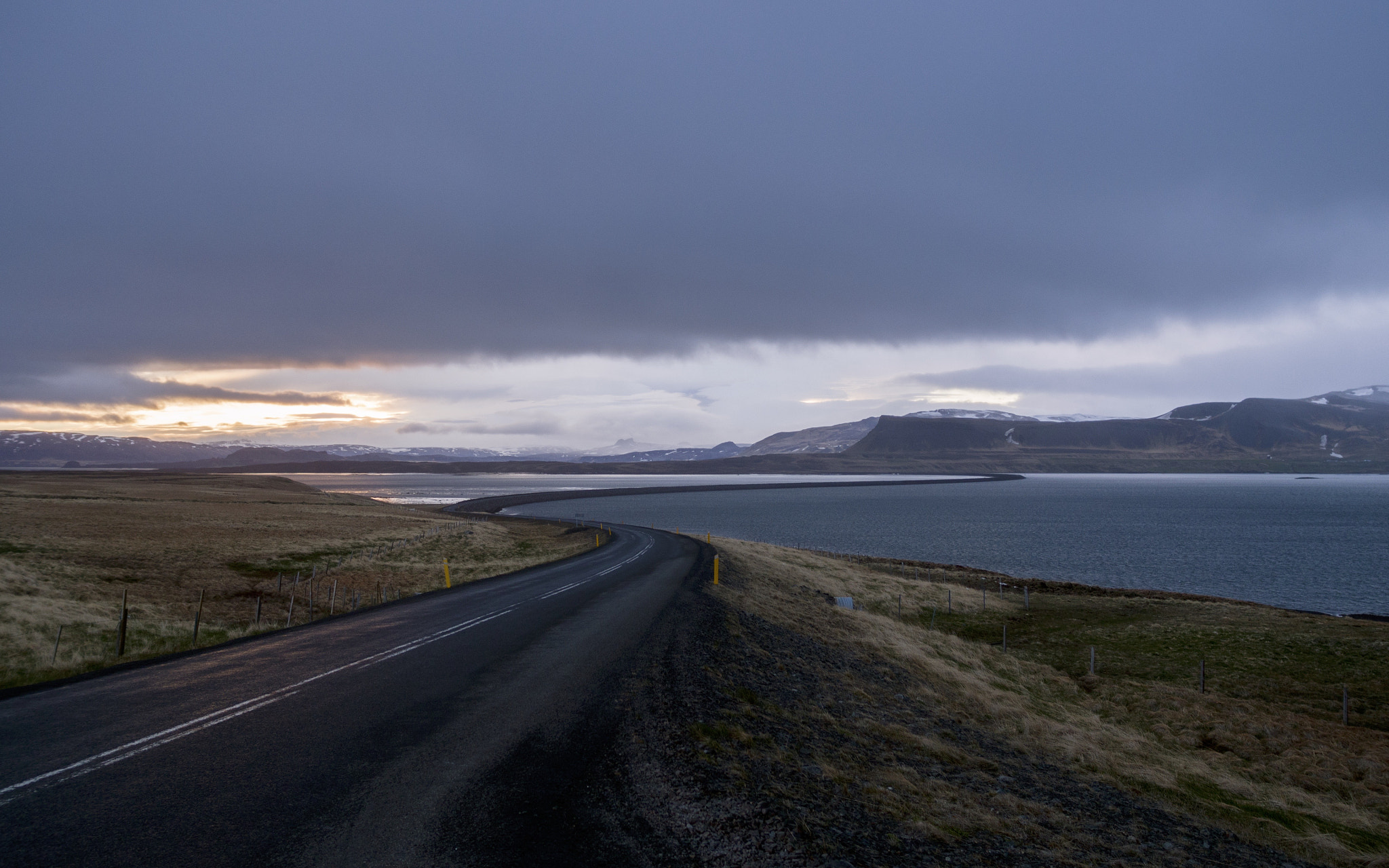 Olympus OM-D E-M5 + LEICA DG SUMMILUX 15/F1.7 sample photo. Icelandic roads photography