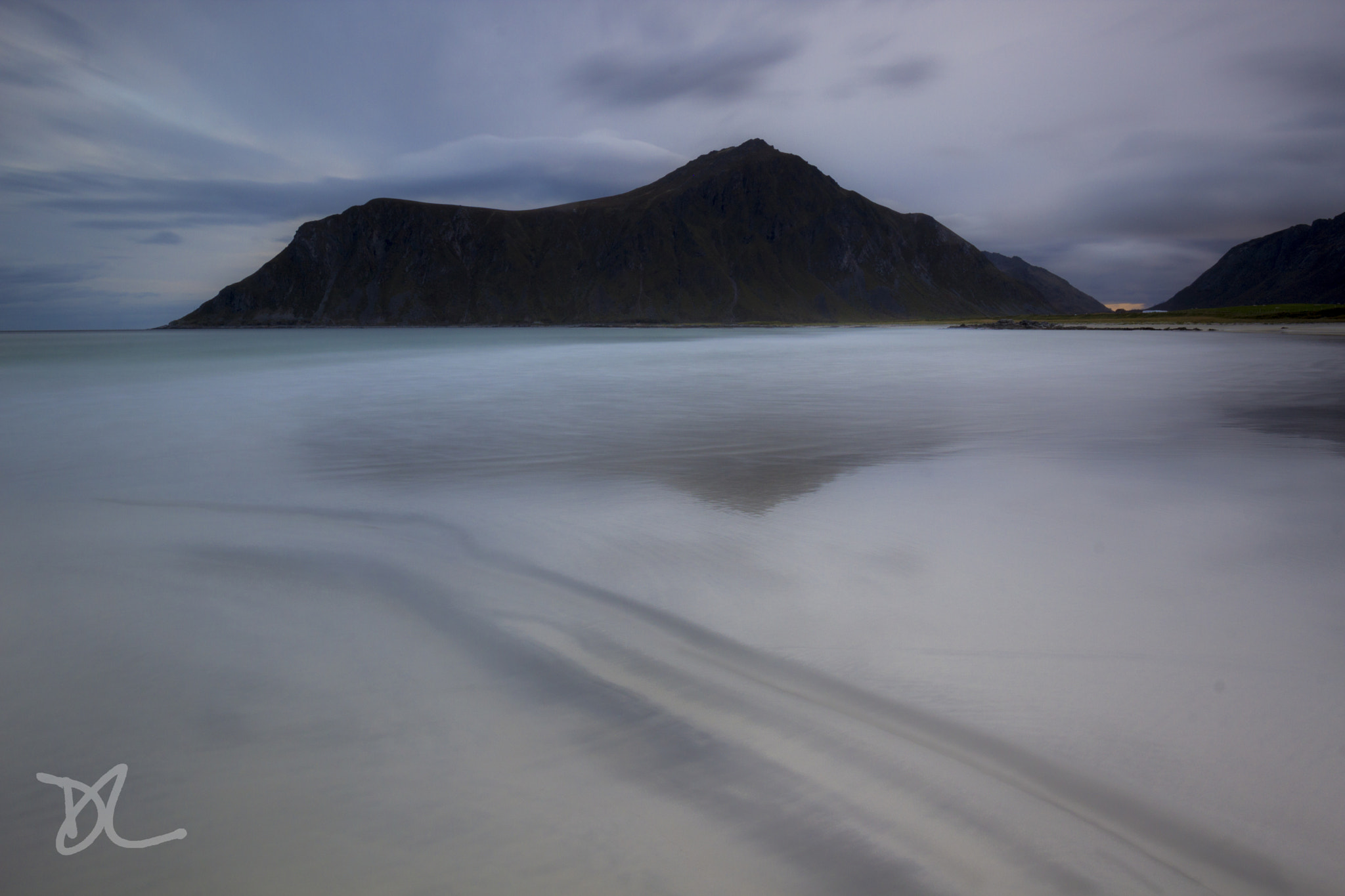 Canon EOS 600D (Rebel EOS T3i / EOS Kiss X5) + Canon EF 16-35mm F4L IS USM sample photo. Another mood at skagsanden beach. photography