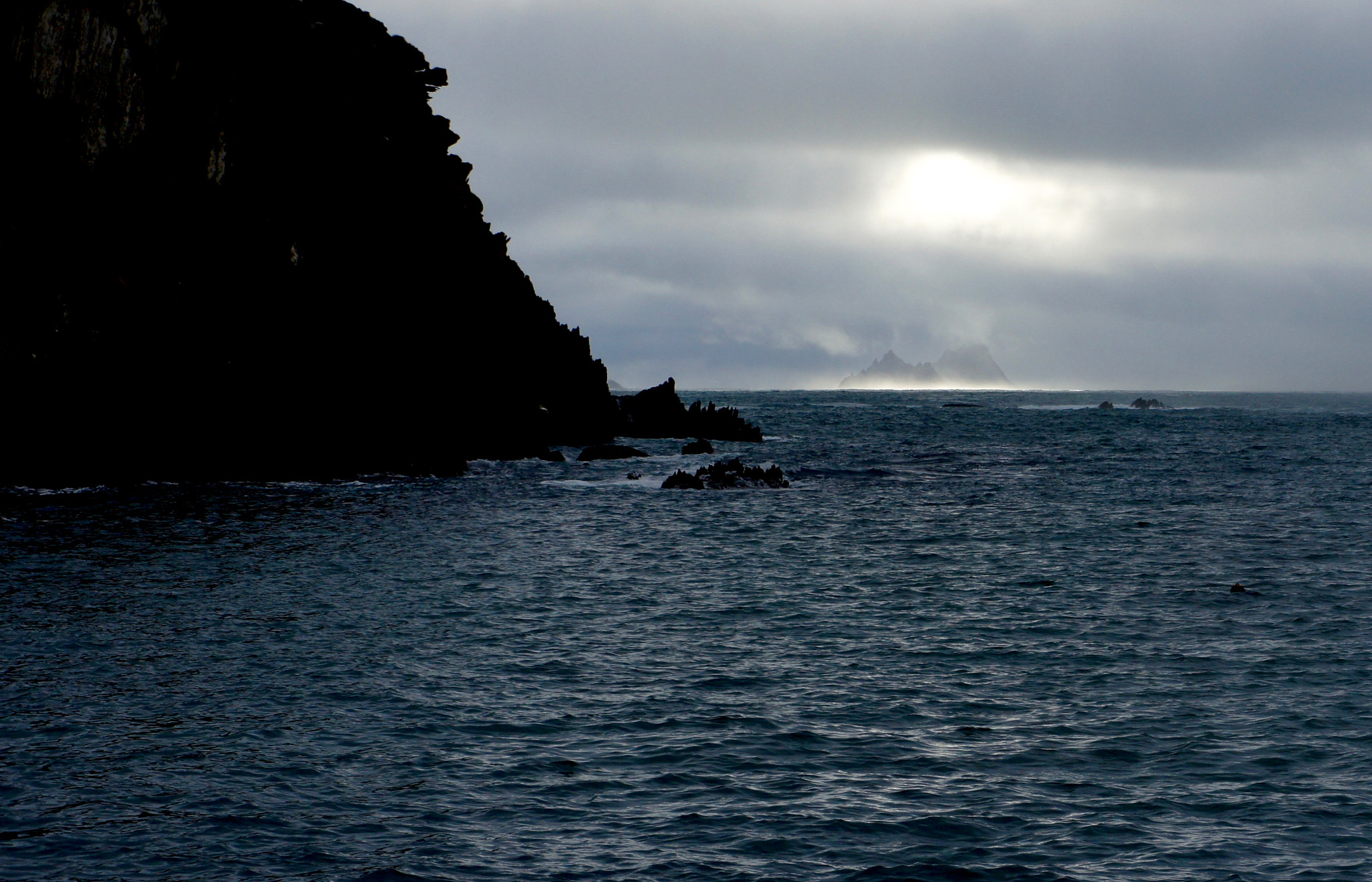 Sony Alpha NEX-5 + Sony E 18-55mm F3.5-5.6 OSS sample photo. Skellig islands in the horizon photography