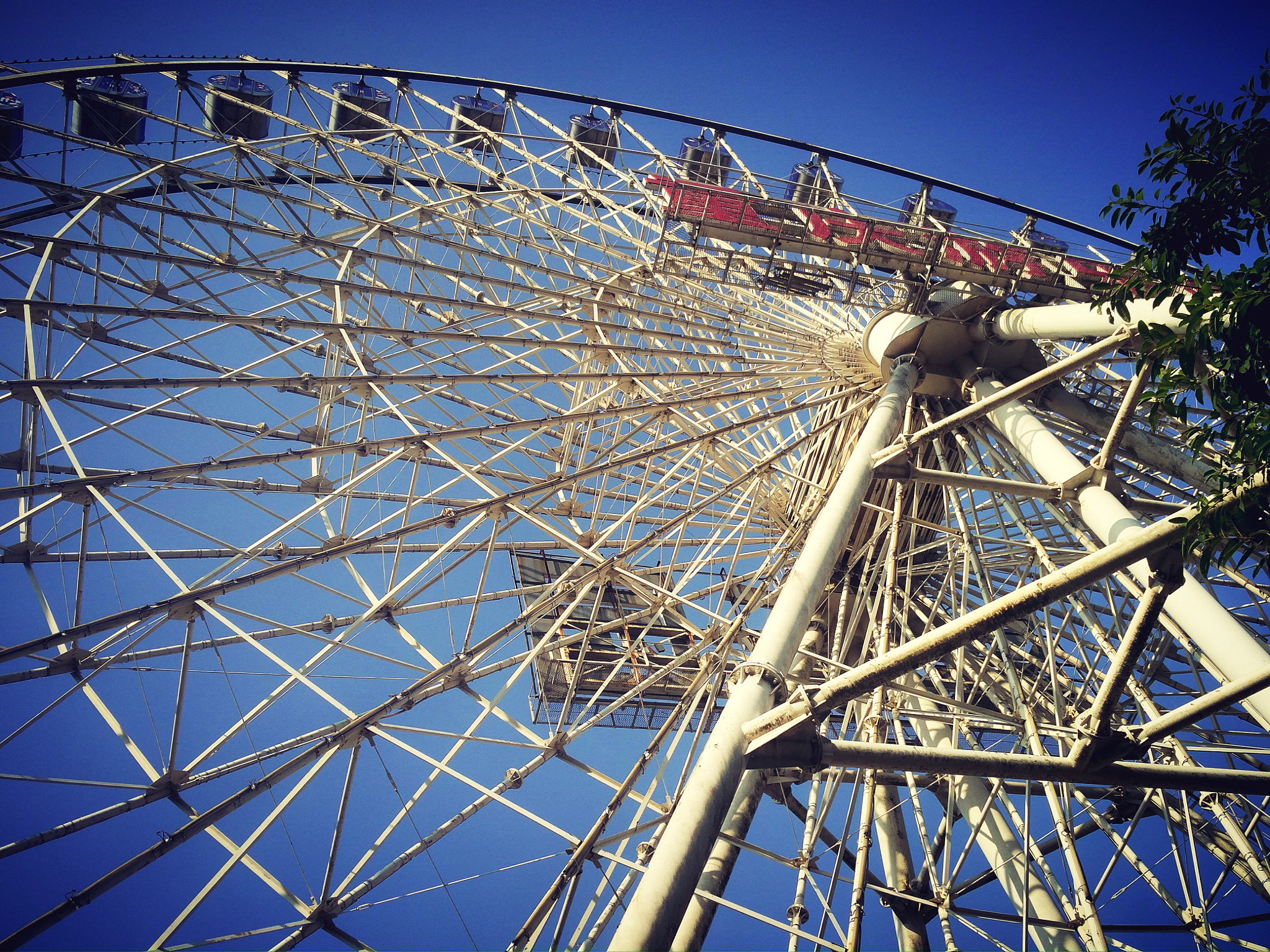 OnePlus ONE A2001 sample photo. Sky wheel photography