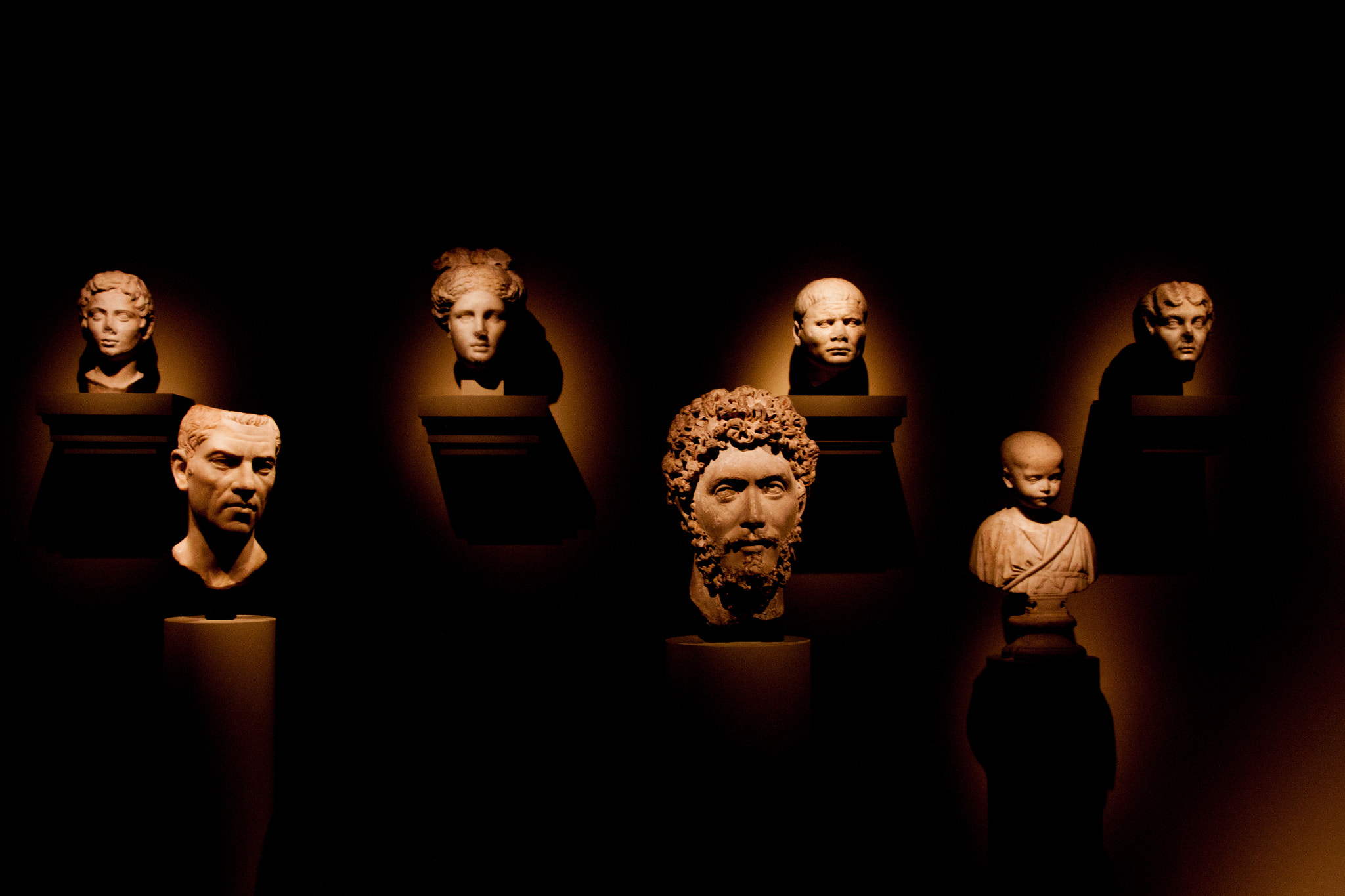 Canon EOS 500D (EOS Rebel T1i / EOS Kiss X3) sample photo. Roman heads photography
