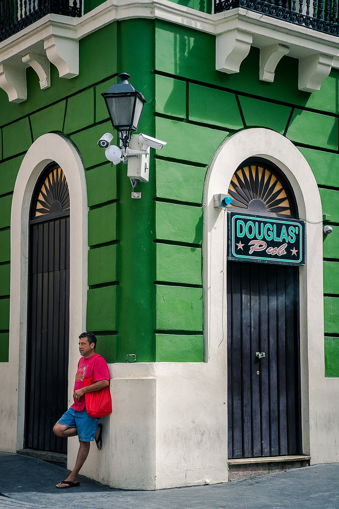 AF Nikkor 70-210mm f/4-5.6D sample photo. Videocam at the corner of old san juan photography