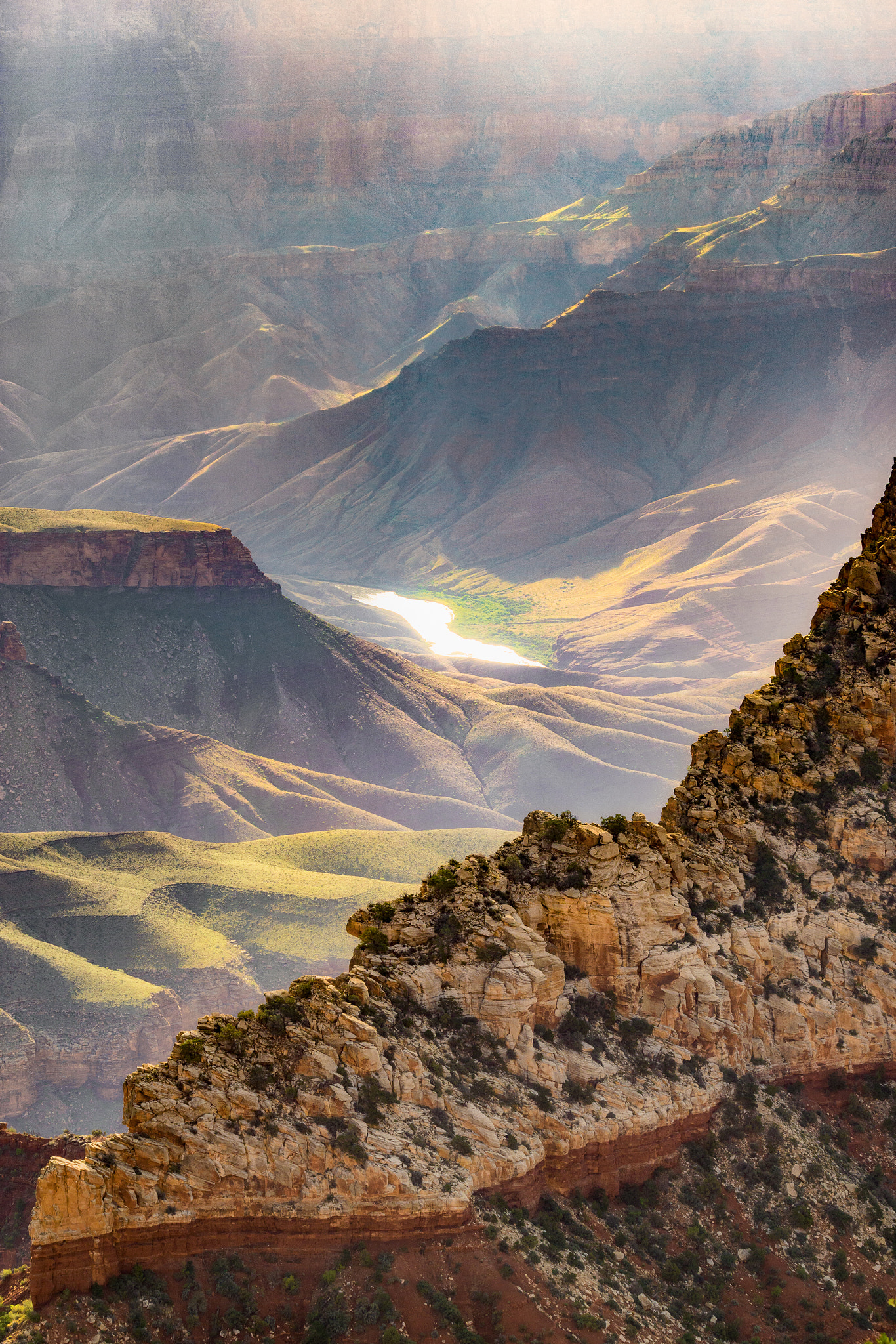 Canon EF 70-300mm F4-5.6 IS USM sample photo. Distant north rim light and color play photography