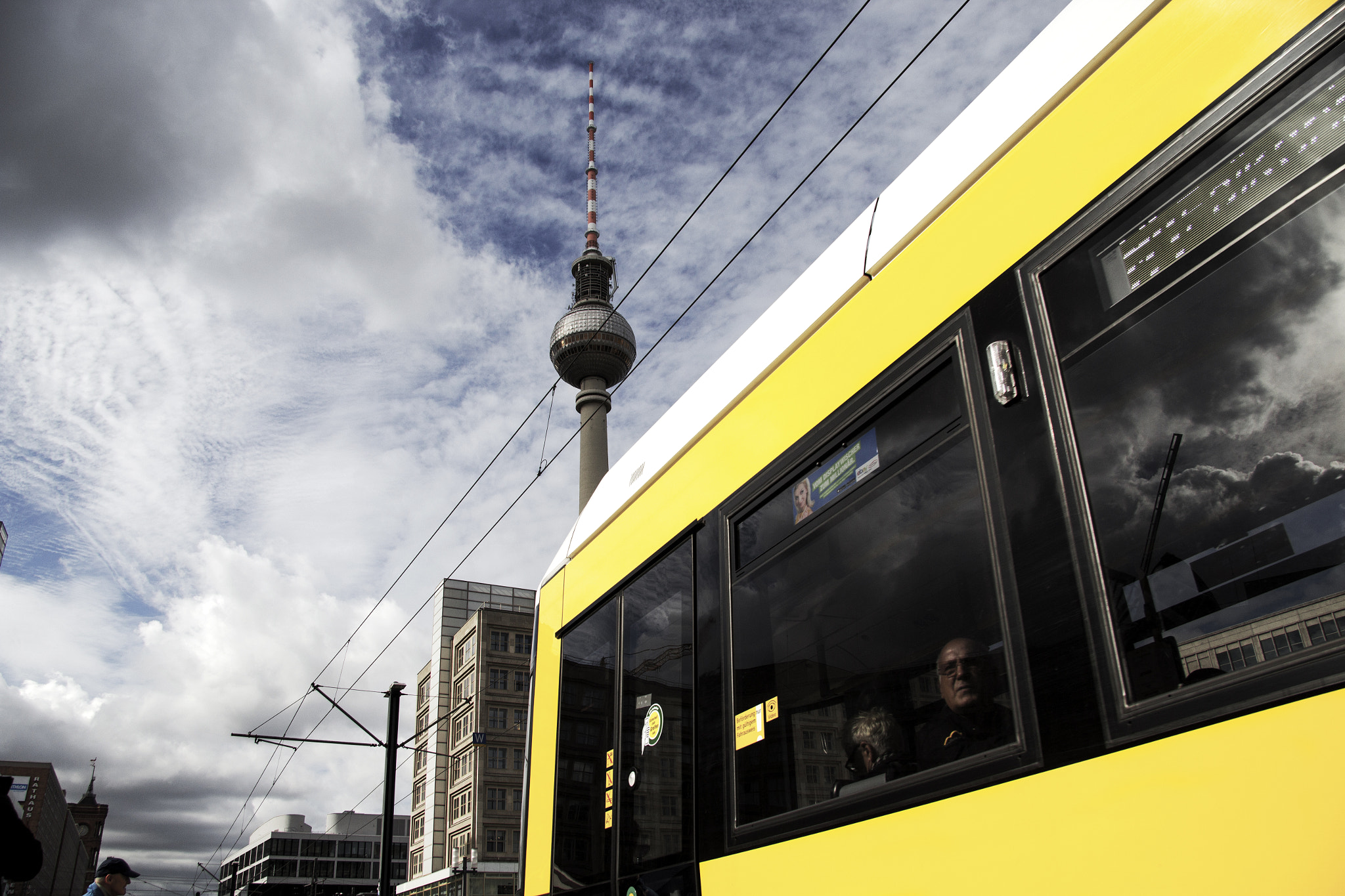 Canon EF-S 17-85mm F4-5.6 IS USM sample photo. Berlin. yellow. photography