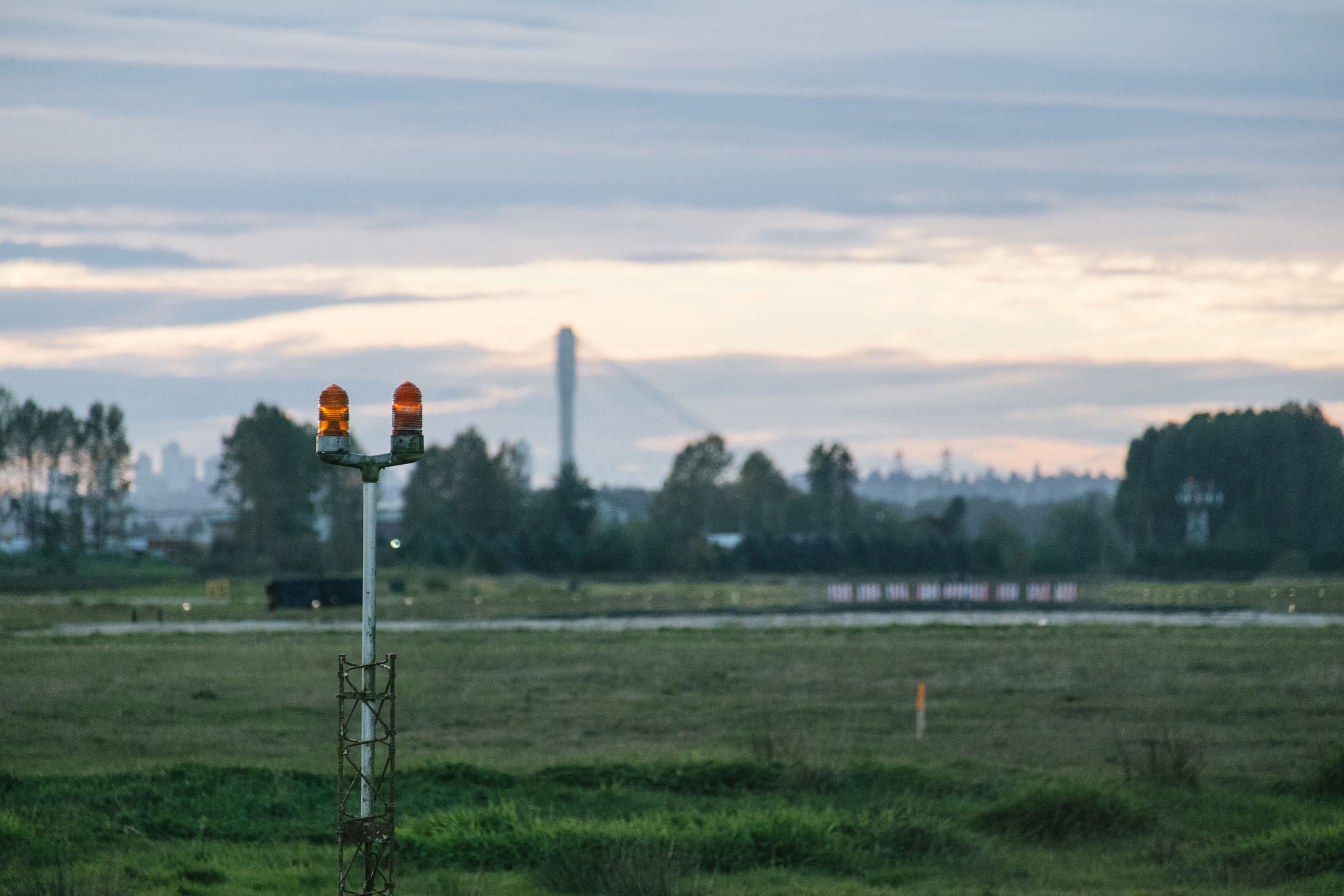 Fujifilm X-Pro1 + Fujifilm XC 50-230mm F4.5-6.7 OIS sample photo. Light pole photography