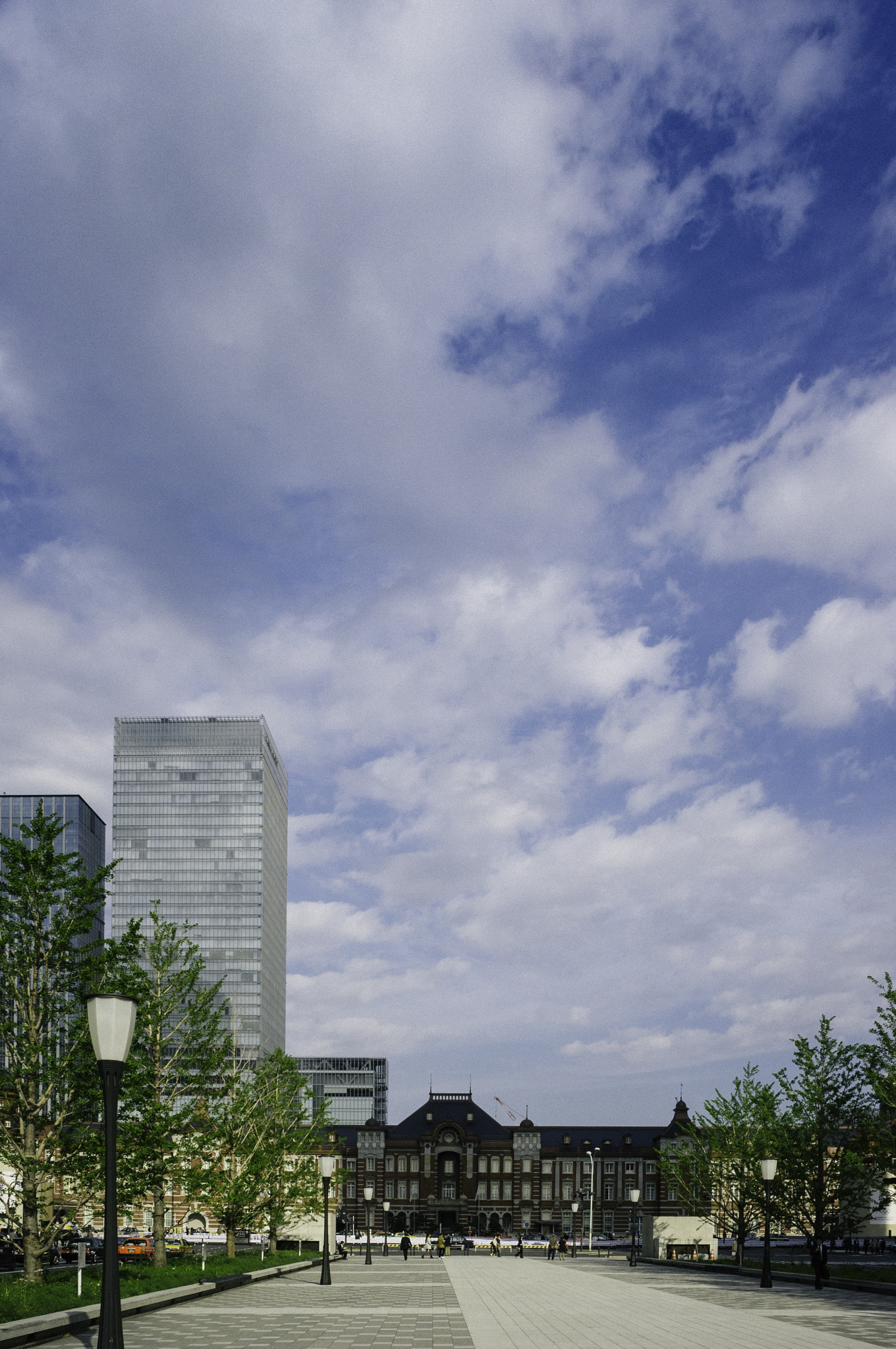 Ricoh GXR A12 sample photo. 八重洲 yeasu, jr tokyo station, tokyo photography