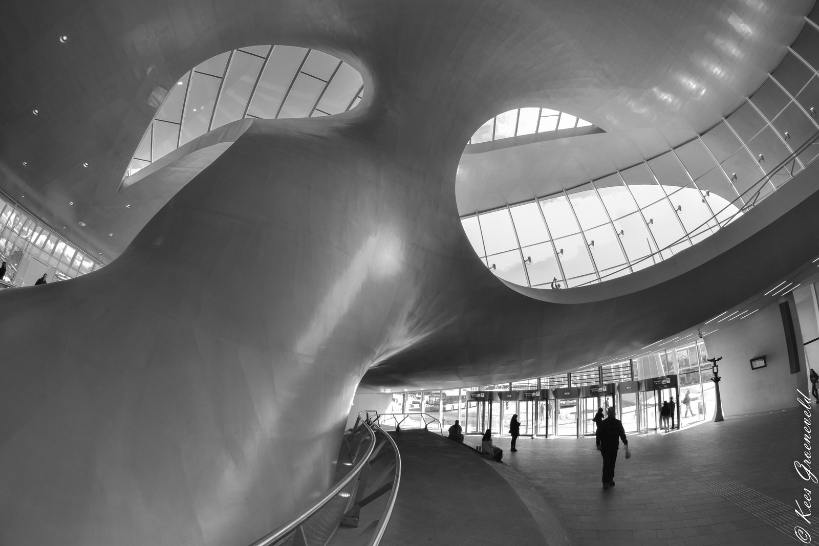 Nikon D5300 + Samyang 8mm F3.5 Aspherical IF MC Fisheye sample photo. A "wow" trainstation in arnhem nl photography