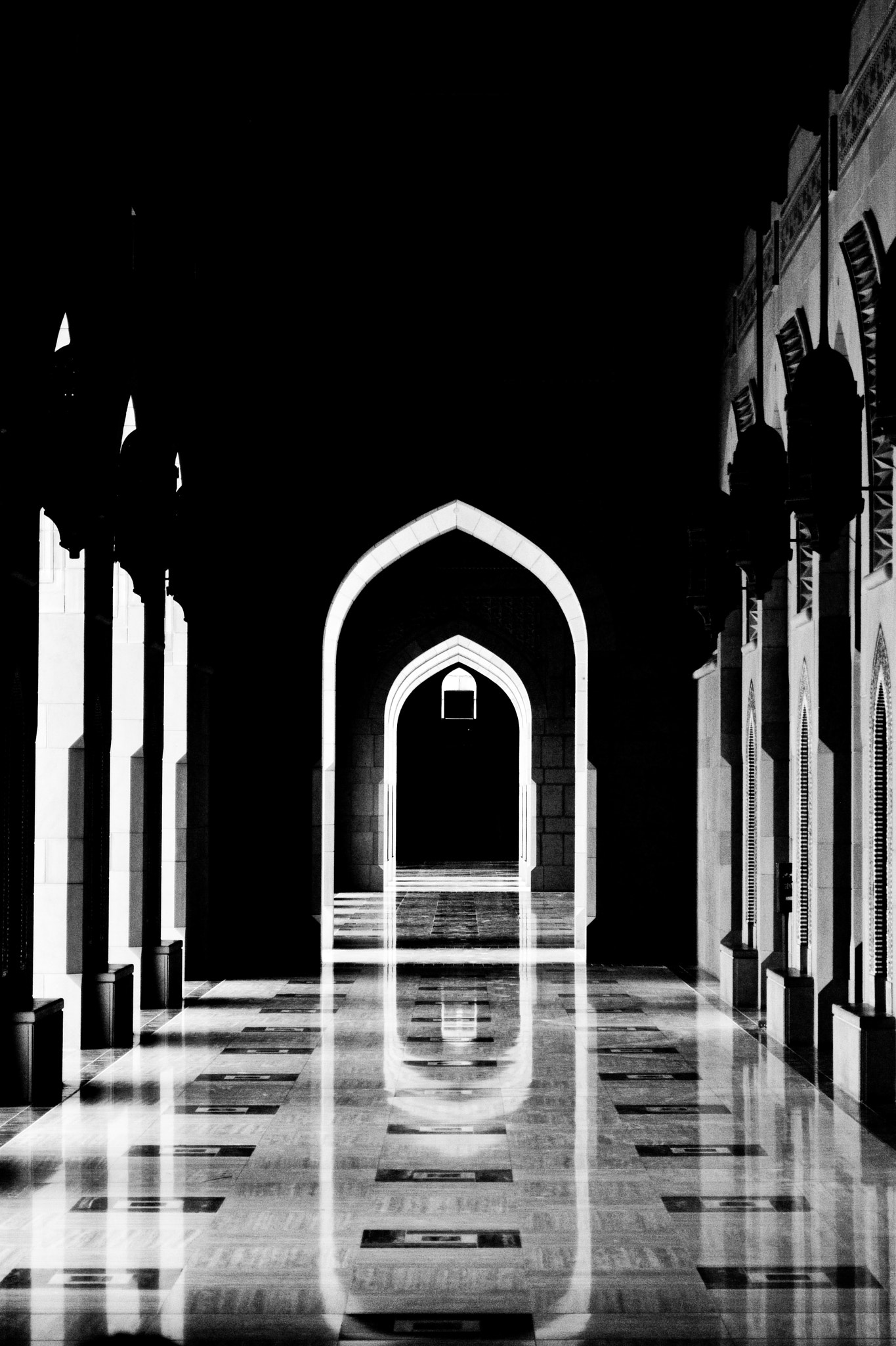 Nikon D90 sample photo. Sultan al qaboos hallway photography
