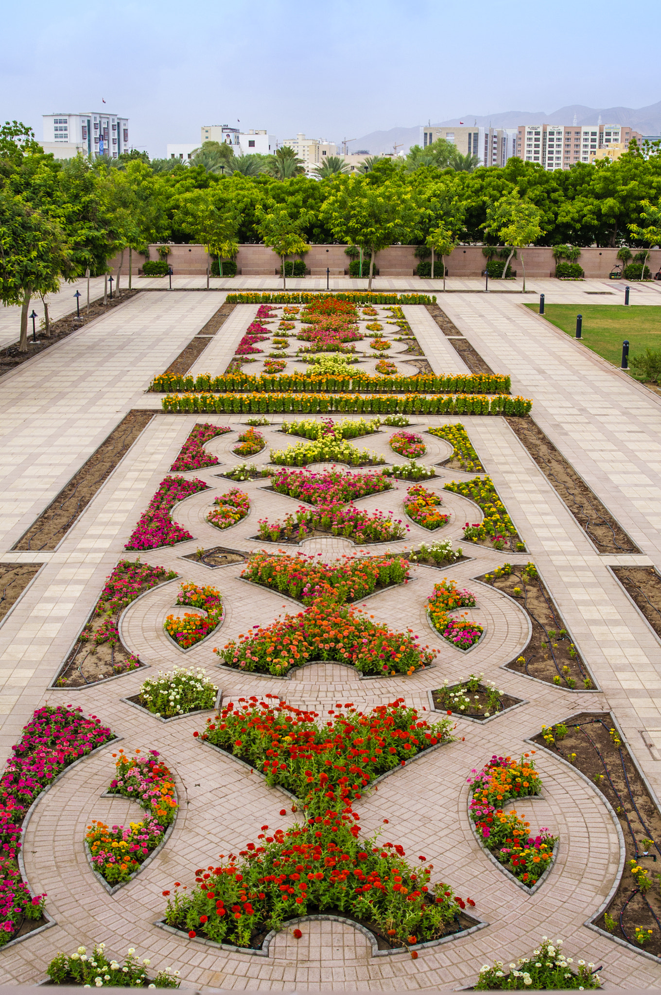 AF Zoom-Nikkor 28-80mm f/3.3-5.6G sample photo. Sultan al qaboos garden photography