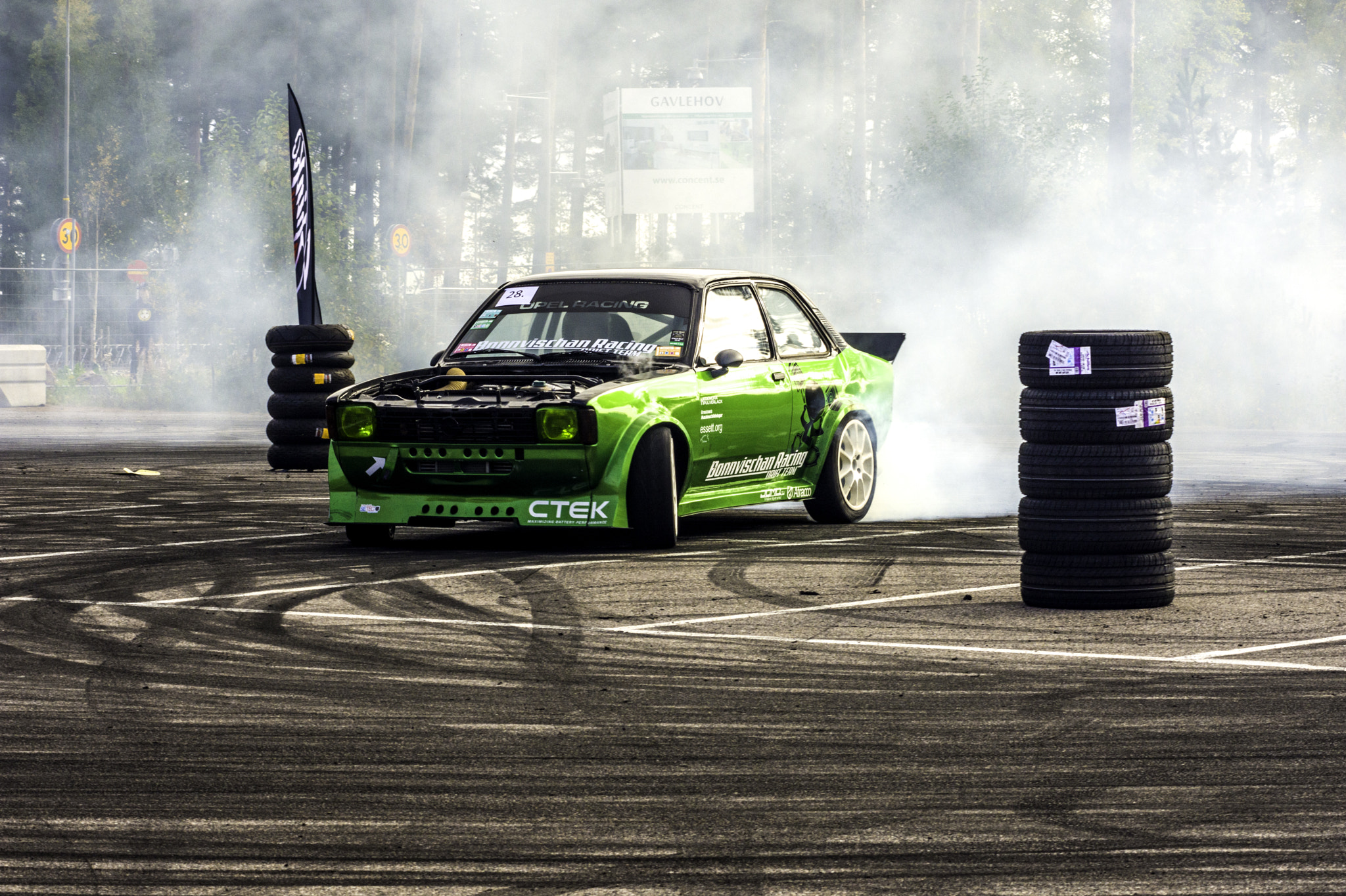 AF Zoom-Nikkor 75-300mm f/4.5-5.6 sample photo. Drifting. photography