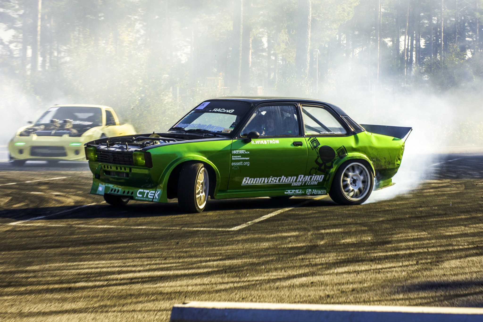 AF Zoom-Nikkor 75-300mm f/4.5-5.6 sample photo. Drifting. photography