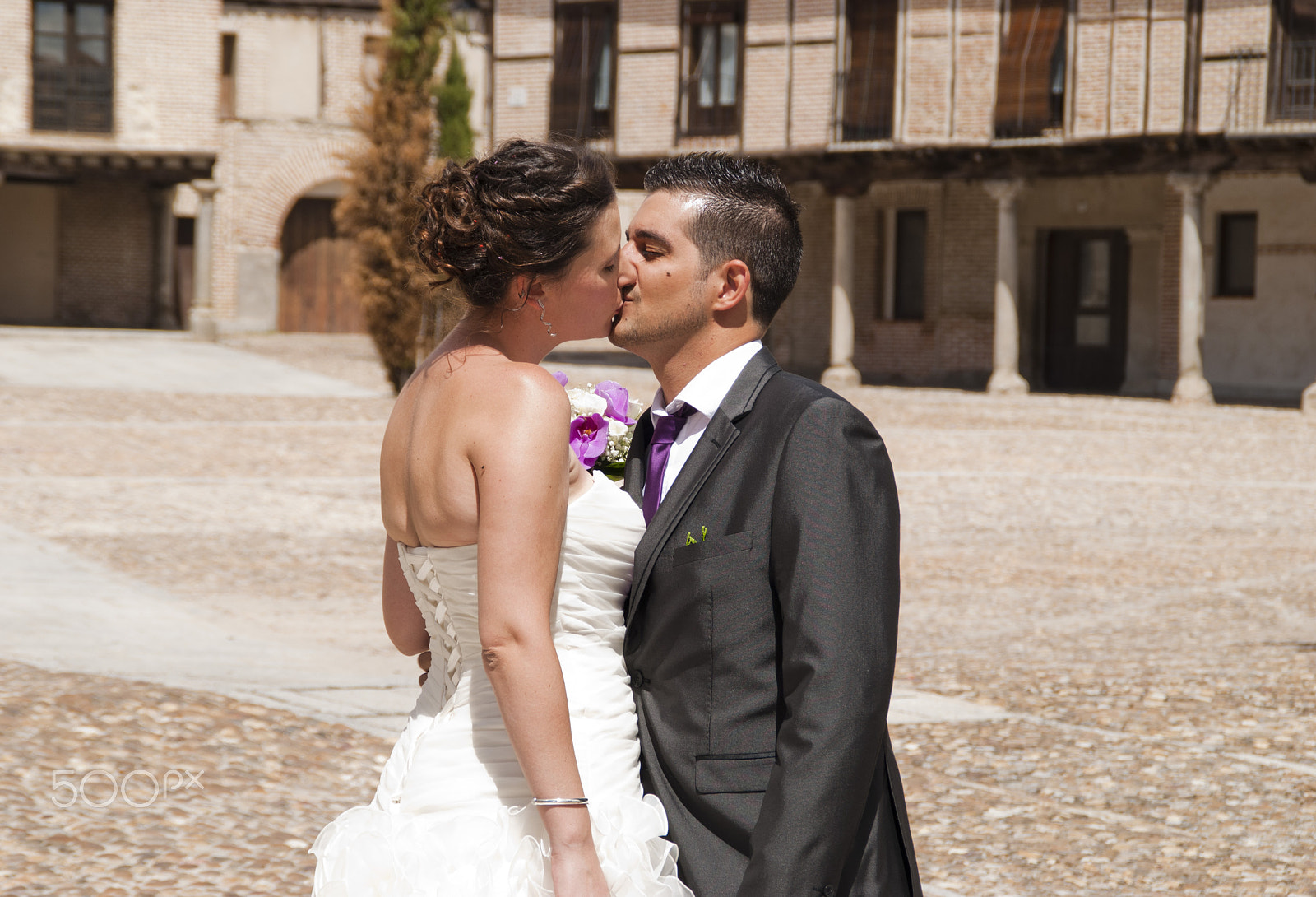 Nikon D3000 sample photo. Square's kiss photography