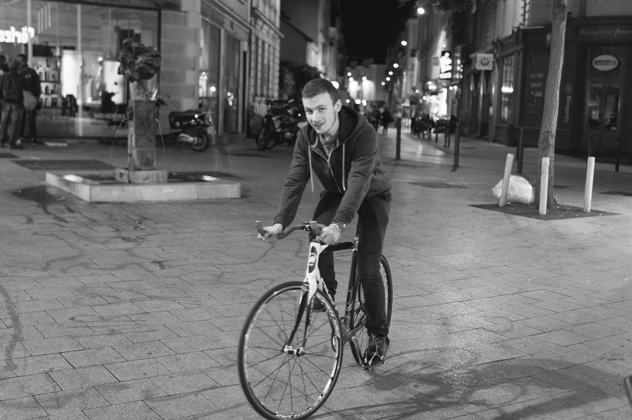 Sigma 30mm F1.4 DC DN | C sample photo. Biking photography