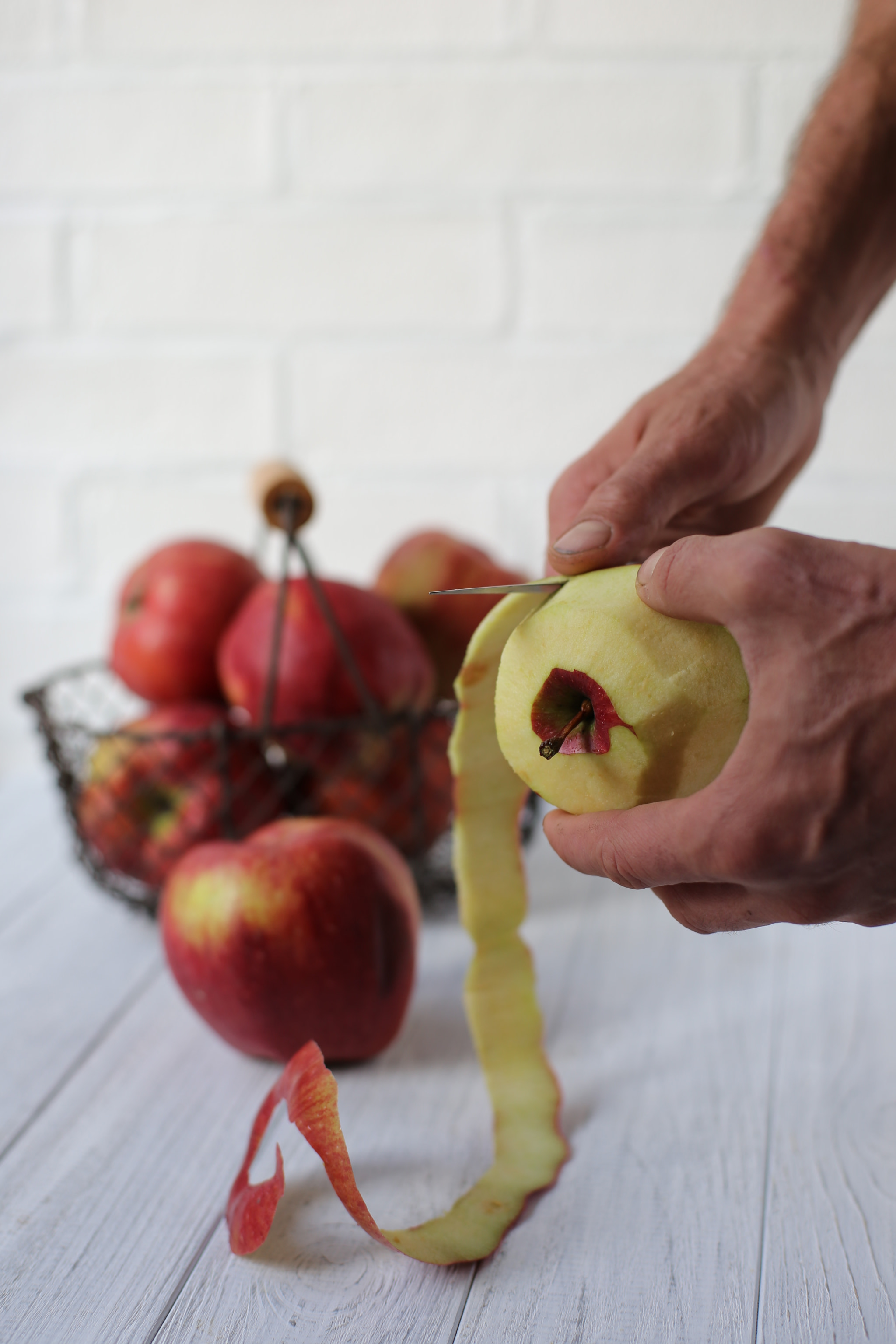 ZEISS Planar T* 50mm F1.4 sample photo. Fresh apples  photography