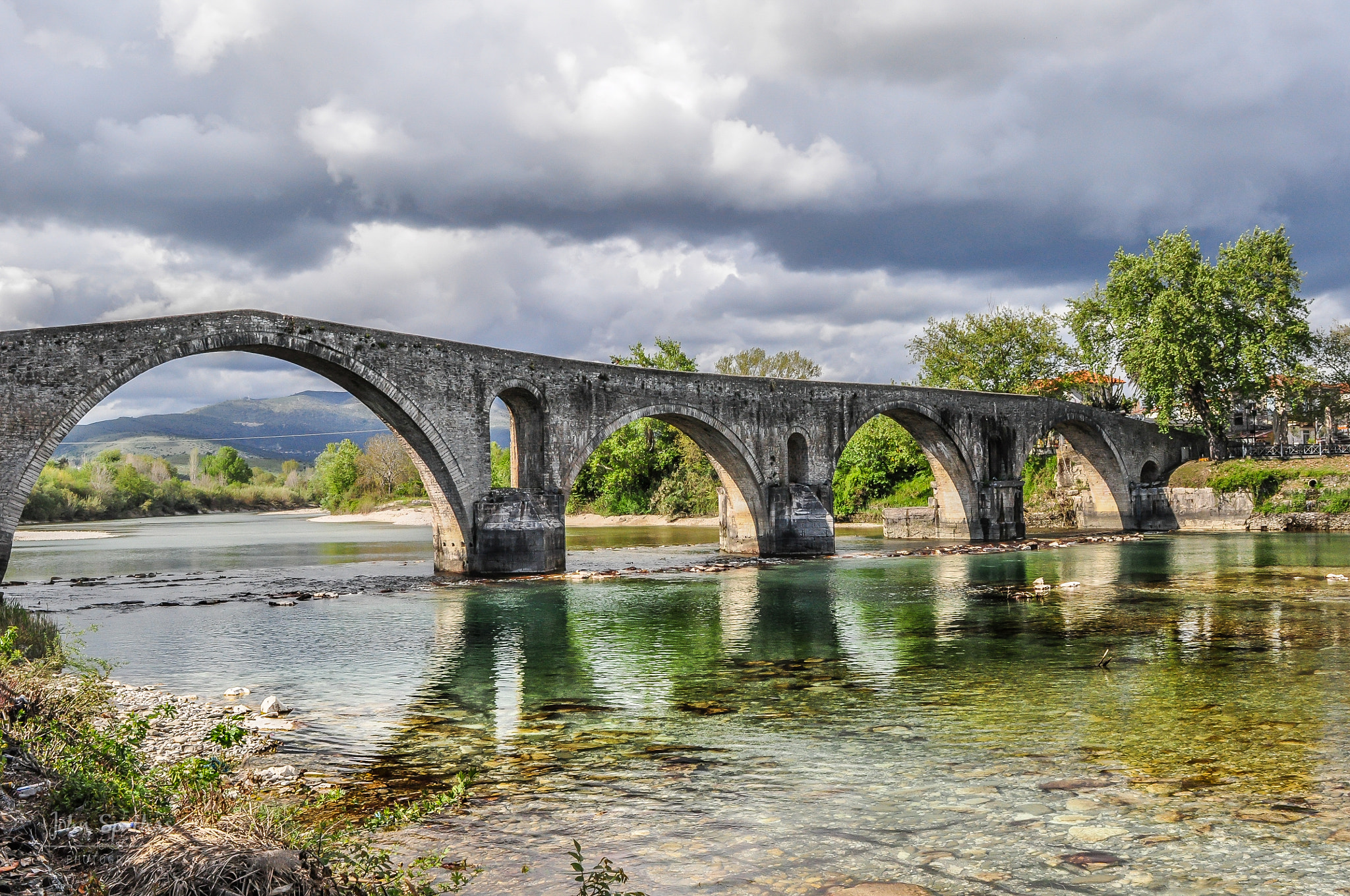 Nikon D5000 sample photo. Arta's bridge photography