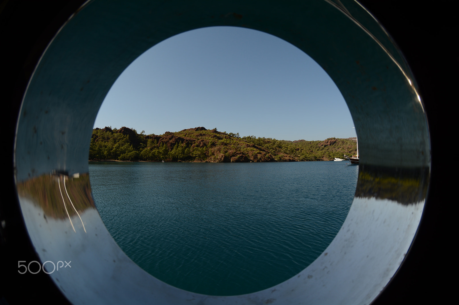 Nikon AF DX Fisheye-Nikkor 10.5mm F2.8G ED sample photo. Lombozda (İn the porthole) photography