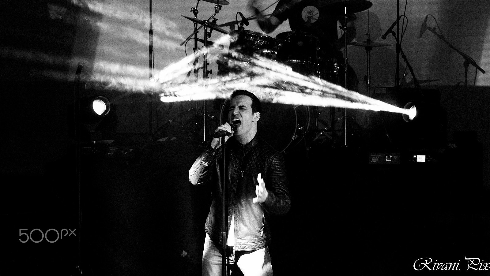 Fujifilm X-E1 + Fujifilm XC 50-230mm F4.5-6.7 OIS sample photo. Scream n lights ! ! ! photography