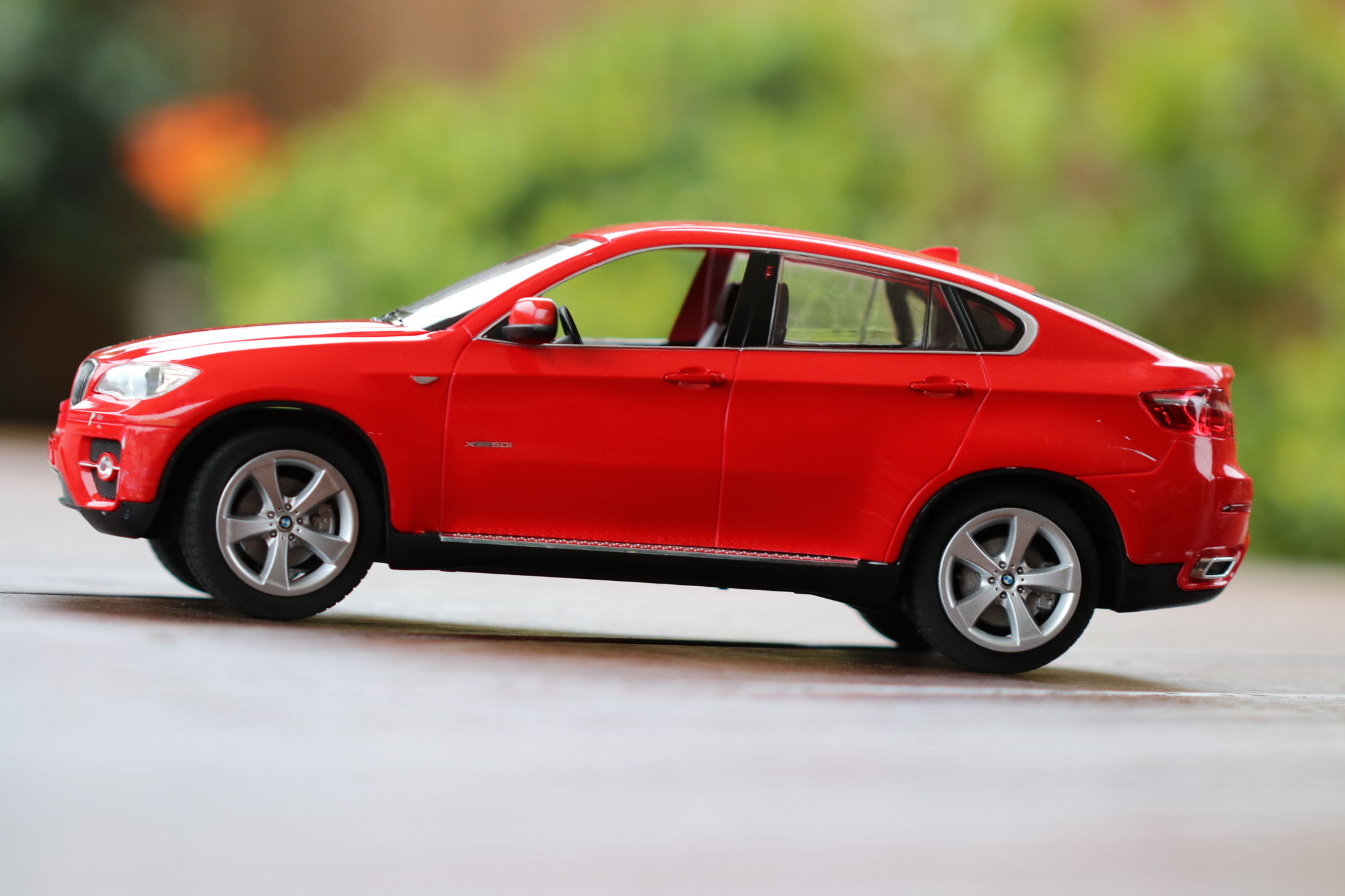 Canon EF 100mm F2.8 Macro USM sample photo. Bmw x6 - toy car photography