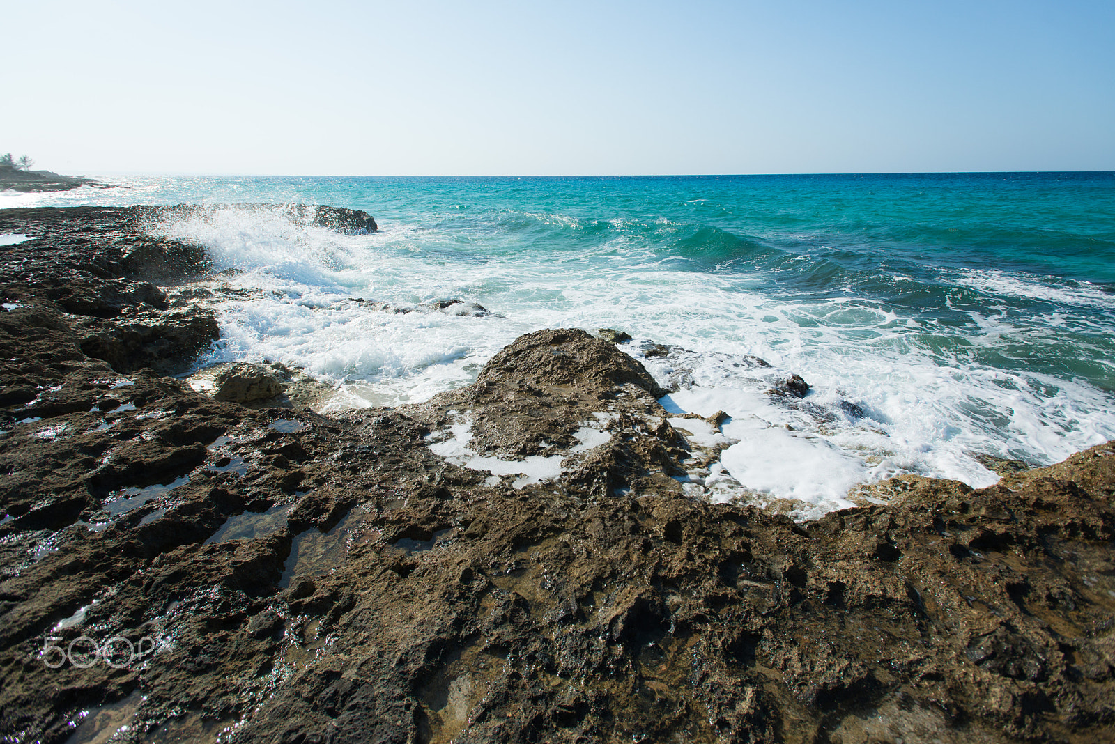 Nikon AF-S Nikkor 17-35mm F2.8D ED-IF sample photo. High waves of the caribbean sea are splashing against cliffs and photography