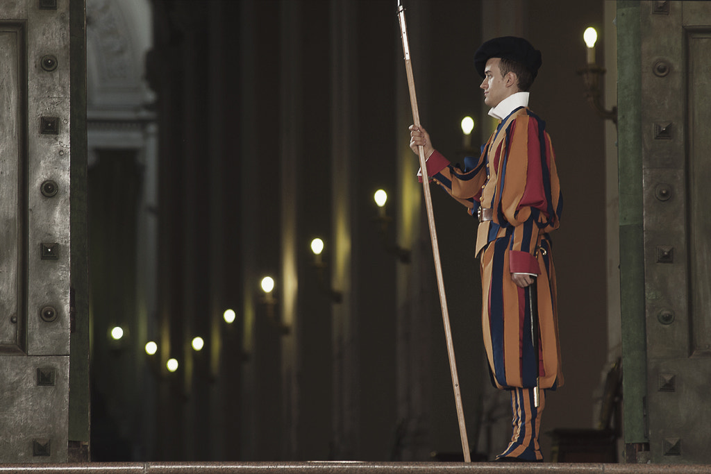 Sigma 70-200mm F2.8 EX DG Macro HSM II sample photo. Swiss guard photography