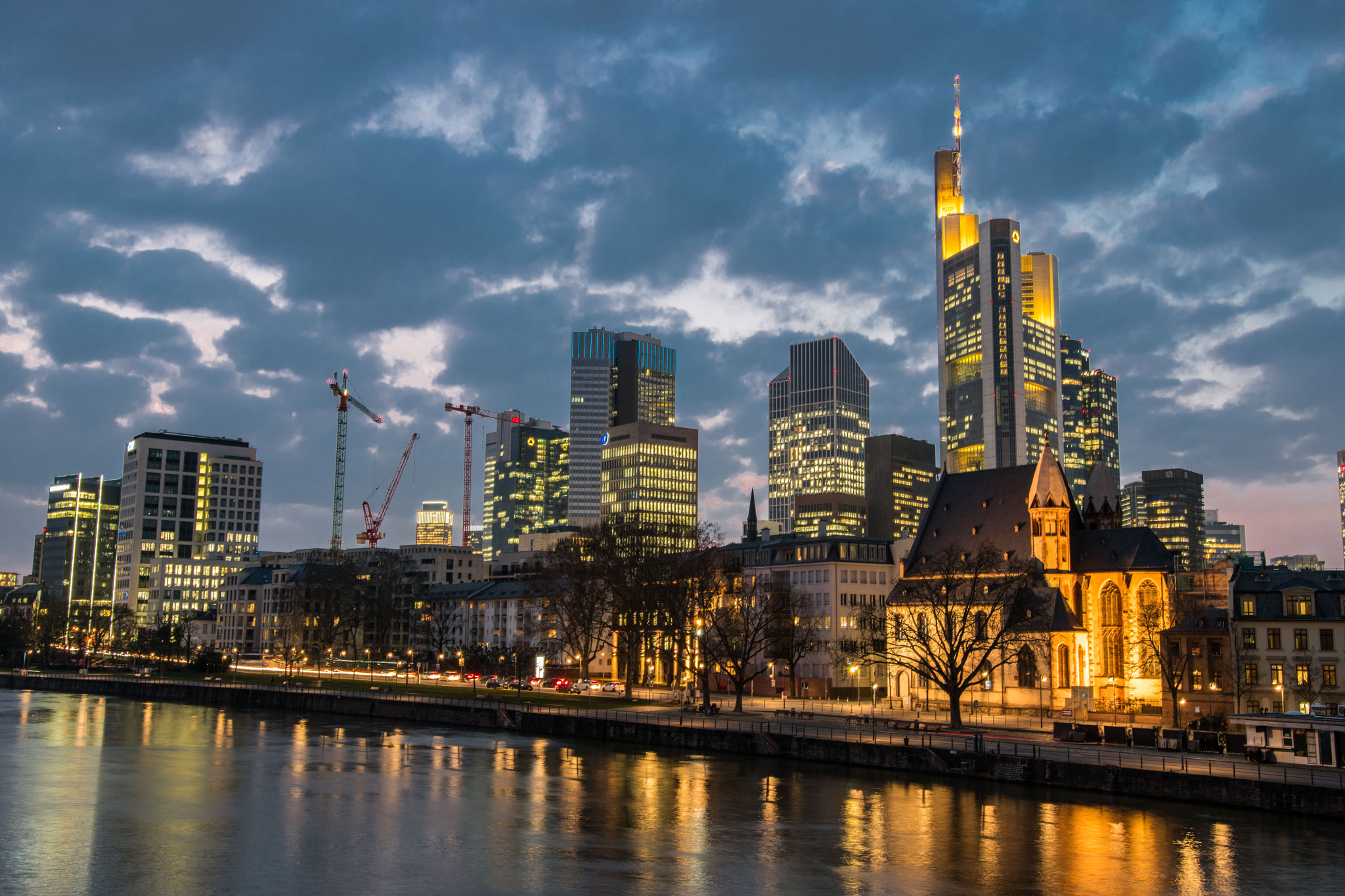 Nikon D5500 + Sigma 18-35mm F1.8 DC HSM Art sample photo. Frankfurt skyline photography