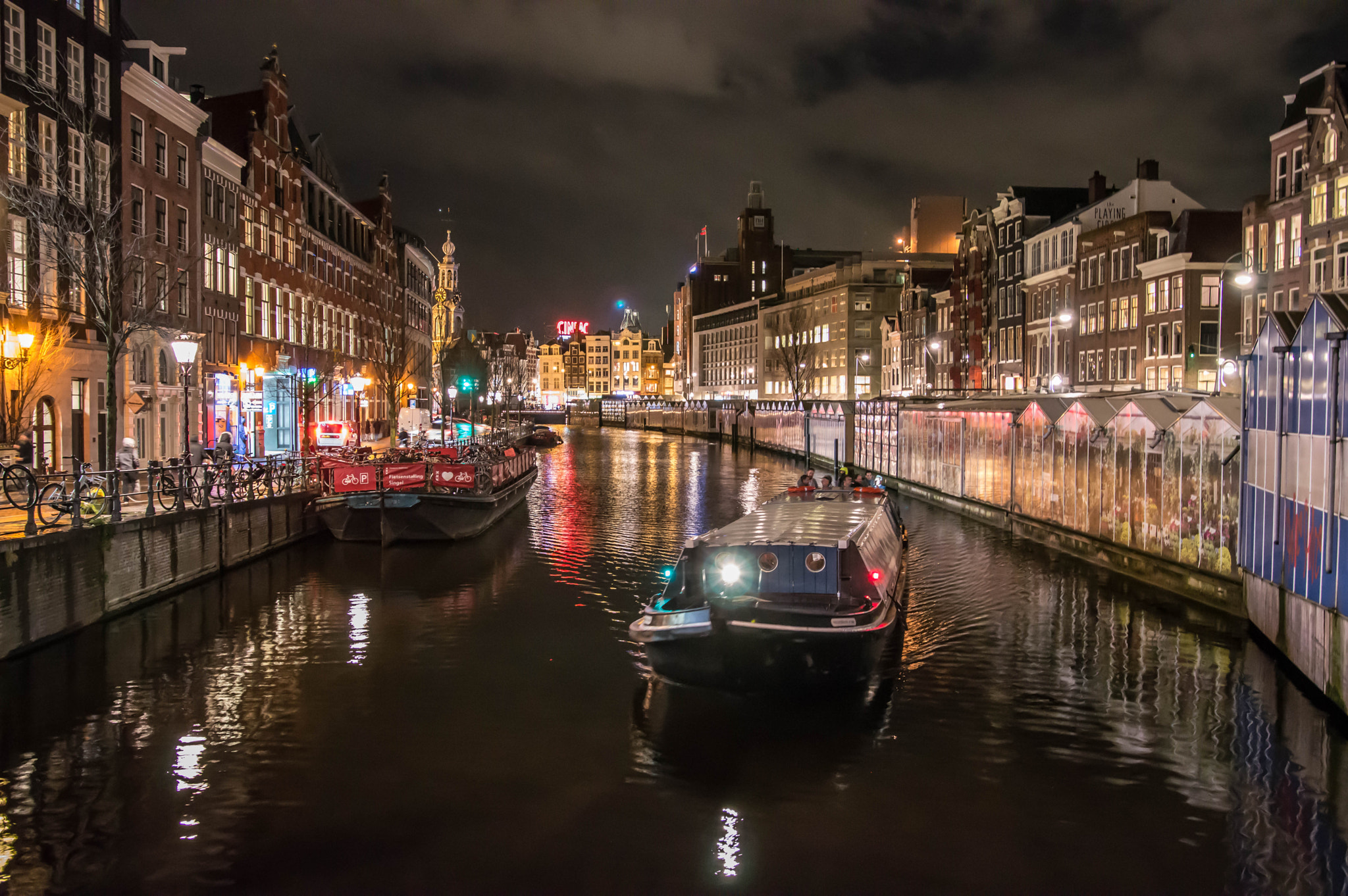 Nikon D3200 + Sigma 18-35mm F1.8 DC HSM Art sample photo. Amsterdam flower market photography