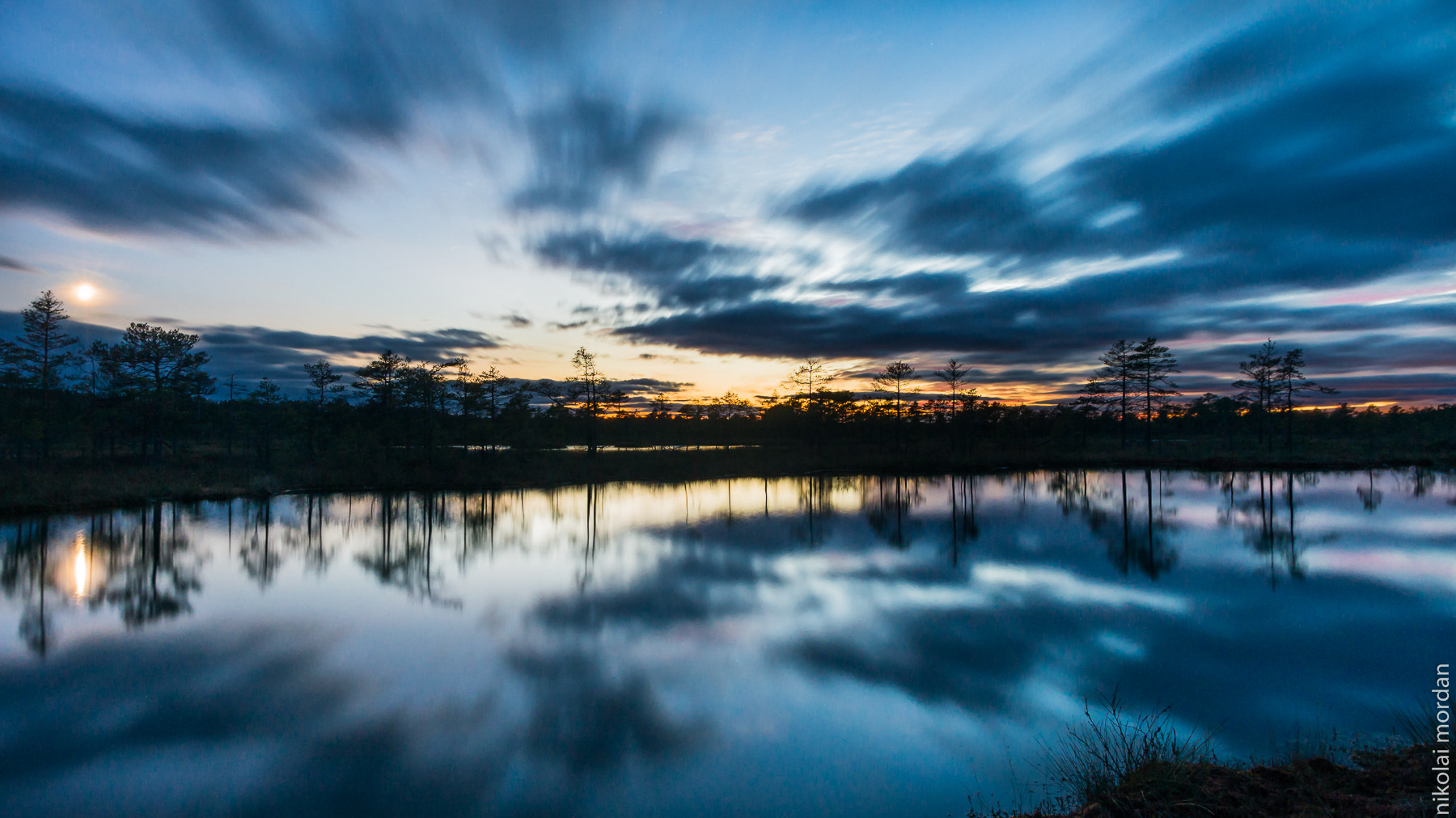 Pentax K-5 IIs + Pentax smc DA 15mm F4 ED AL Limited sample photo. Sunset on estonian bog photography