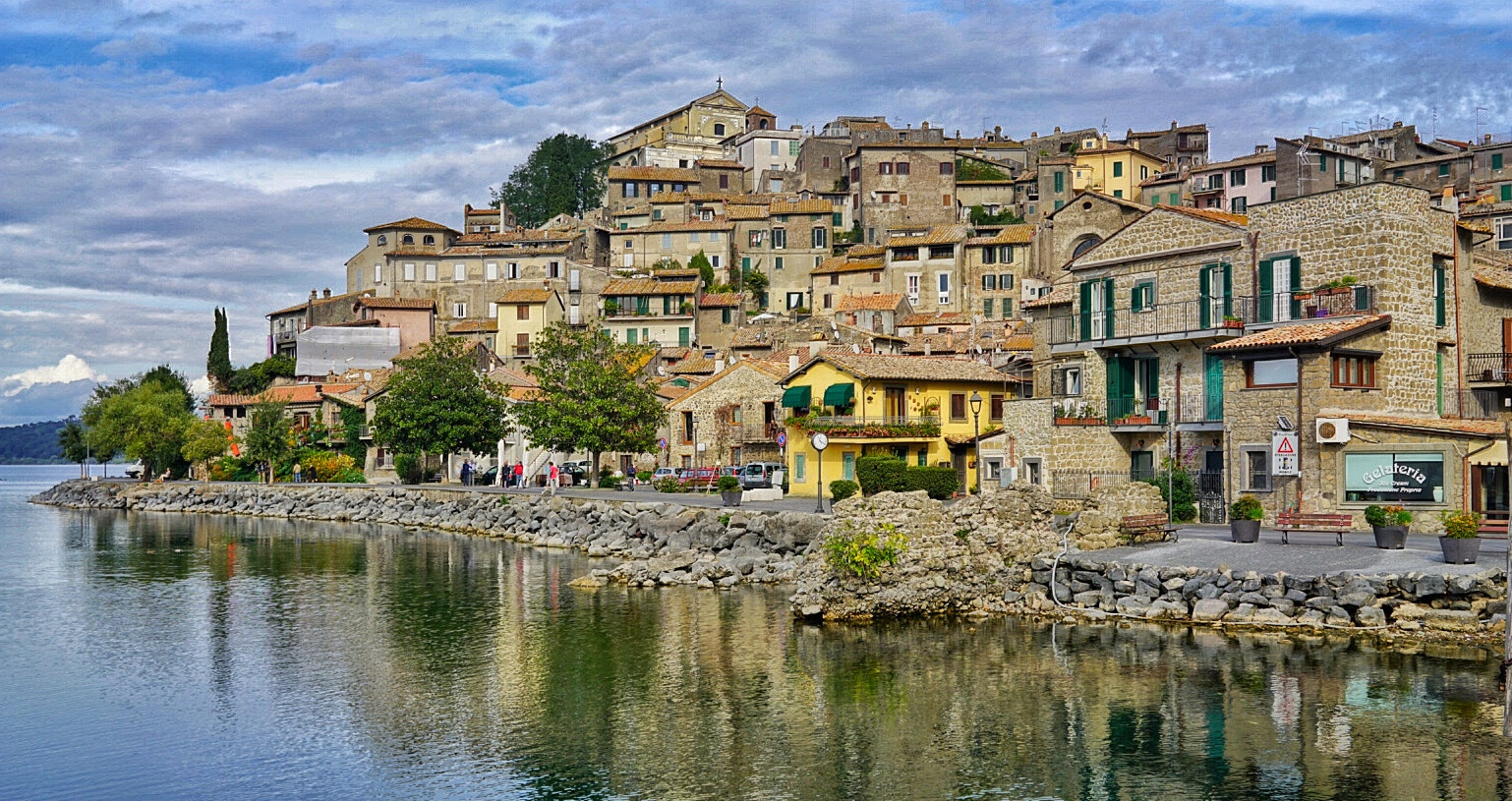 Sony a7R II + Sony FE 28mm F2 sample photo. Lake bracciano photography