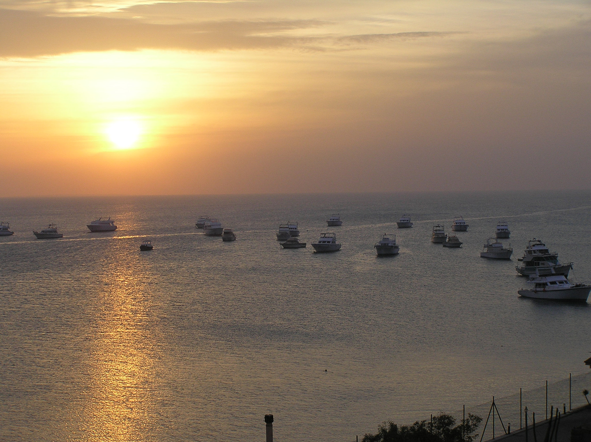 Olympus C765UZ sample photo. Sunrise red sea photography