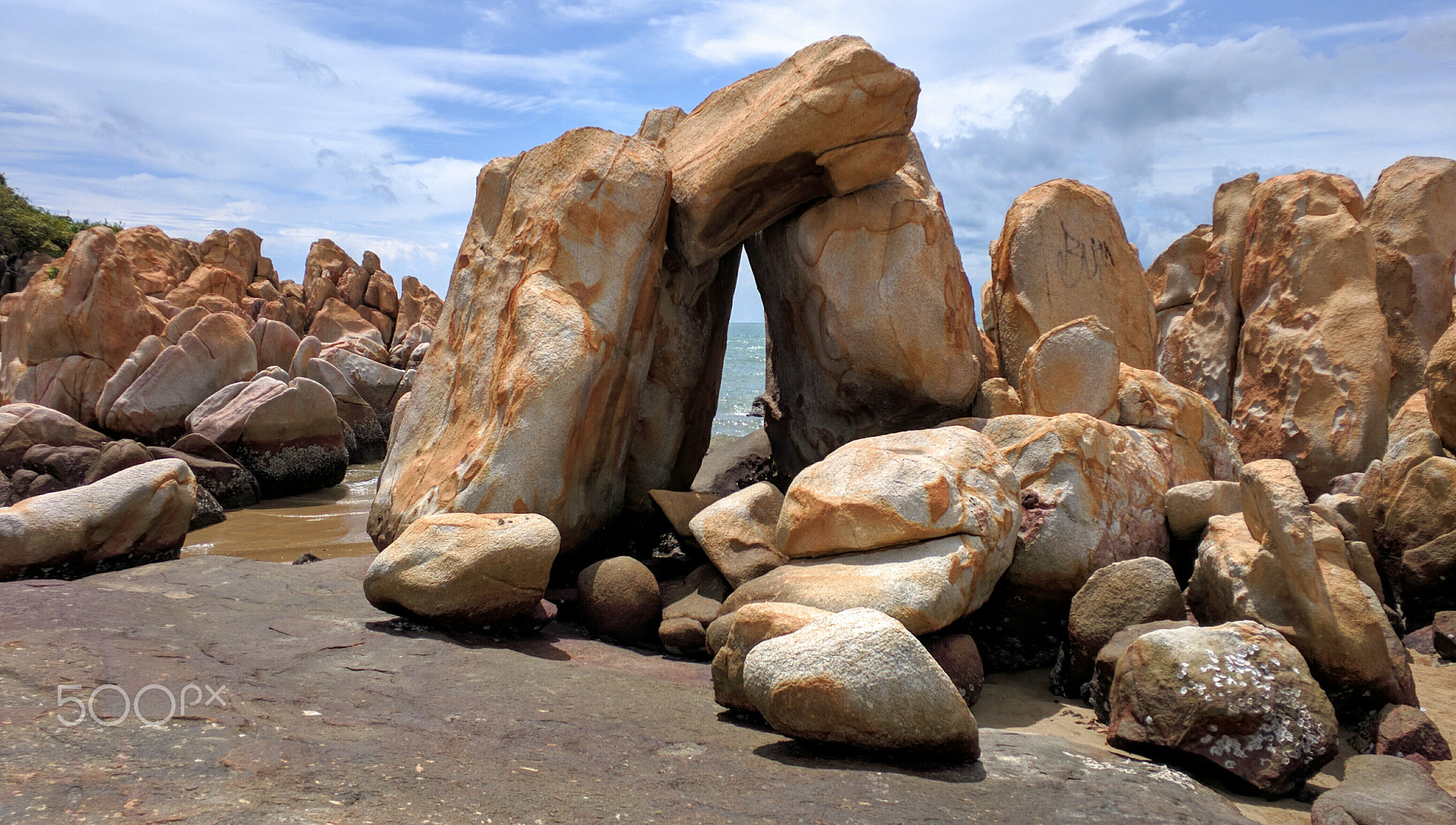 Stones at Ke Ga lighthouse