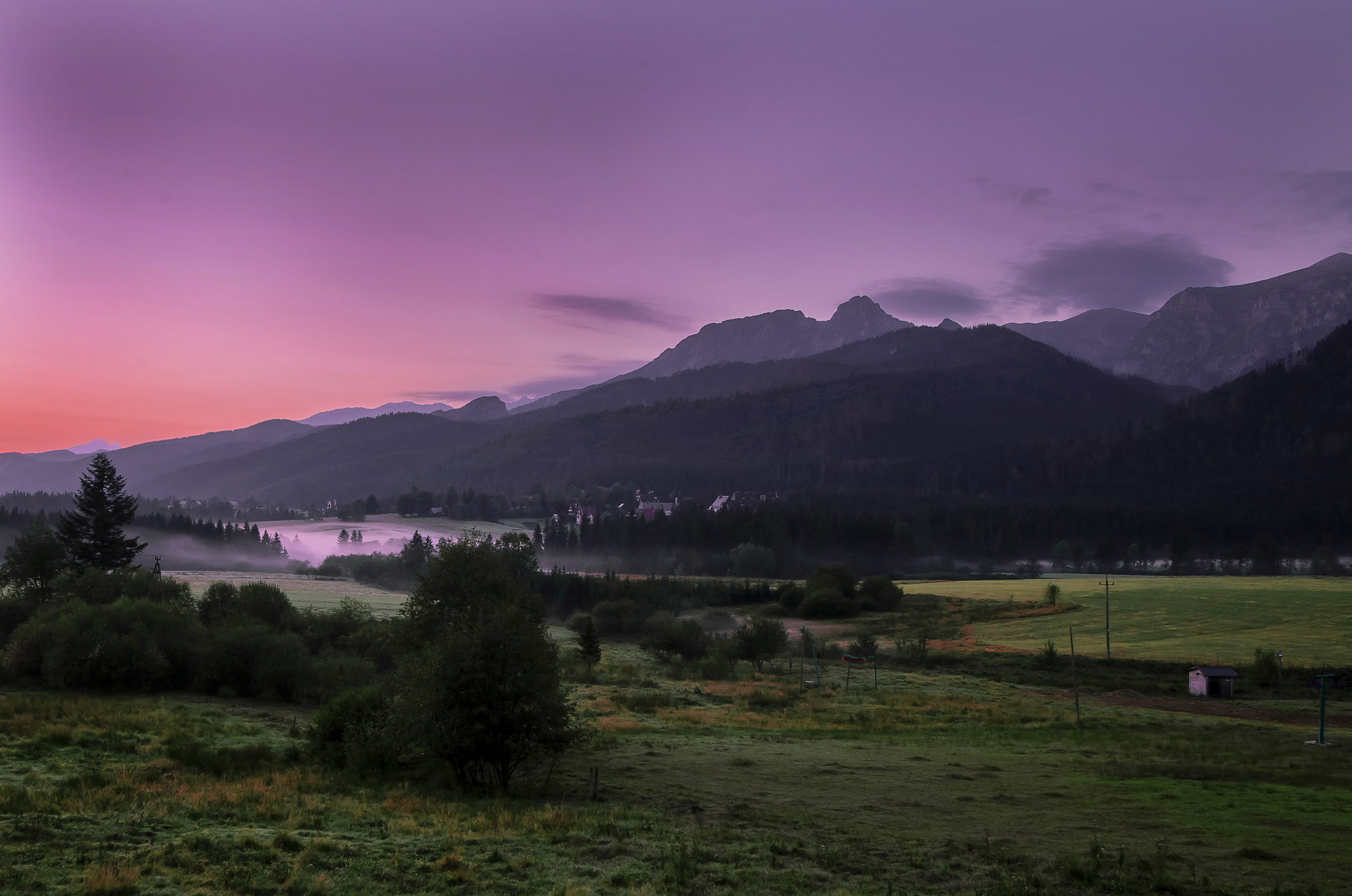 Sigma 8-16mm F4.5-5.6 DC HSM sample photo. Mountains sunrise photography