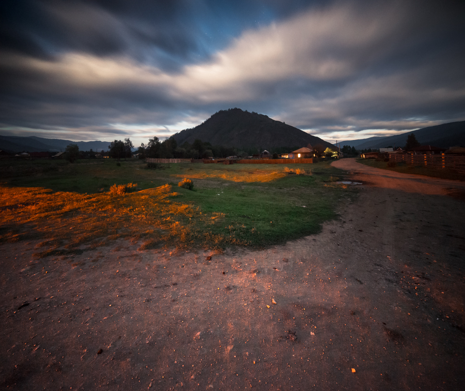Samyang 14mm F2.8 ED AS IF UMC sample photo. Cloudy night photography