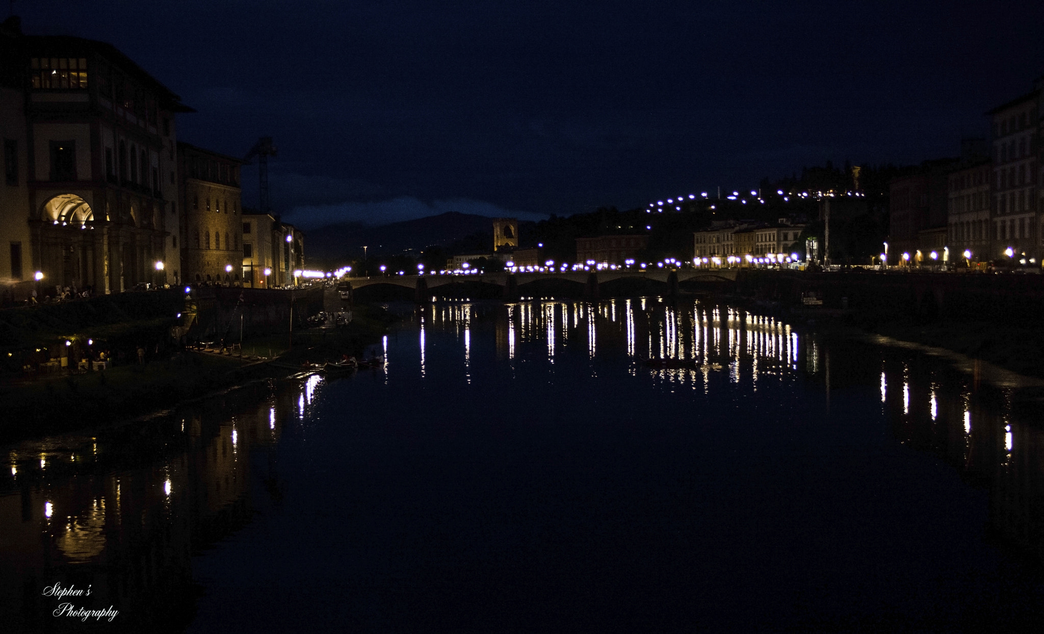 Canon EOS 5D Mark II + Canon EF 28-90mm f/4-5.6 sample photo. The river arno by night photography