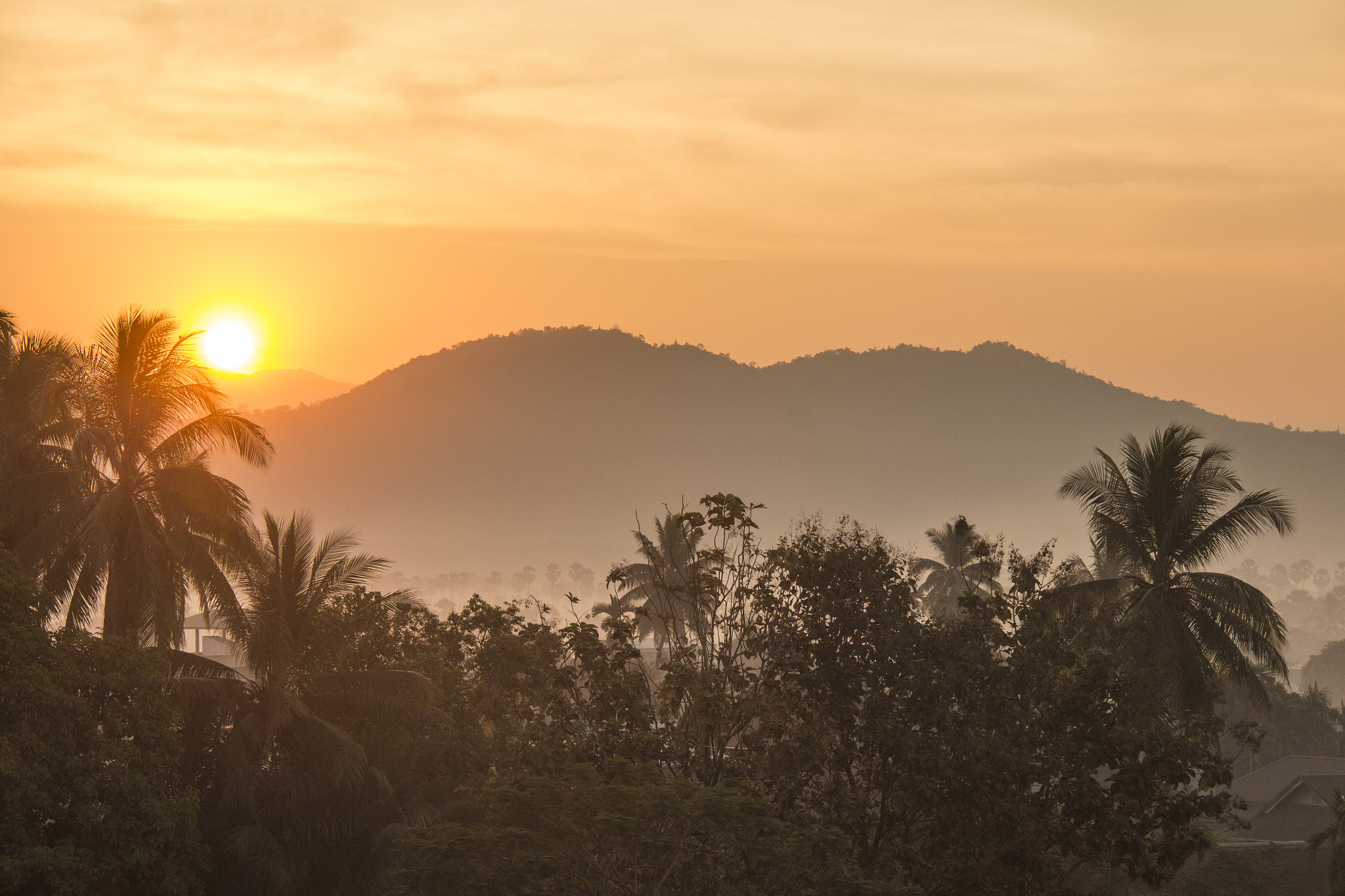 Canon EF-S 18-200mm F3.5-5.6 IS sample photo. Sunrise over dawei, myanmar photography
