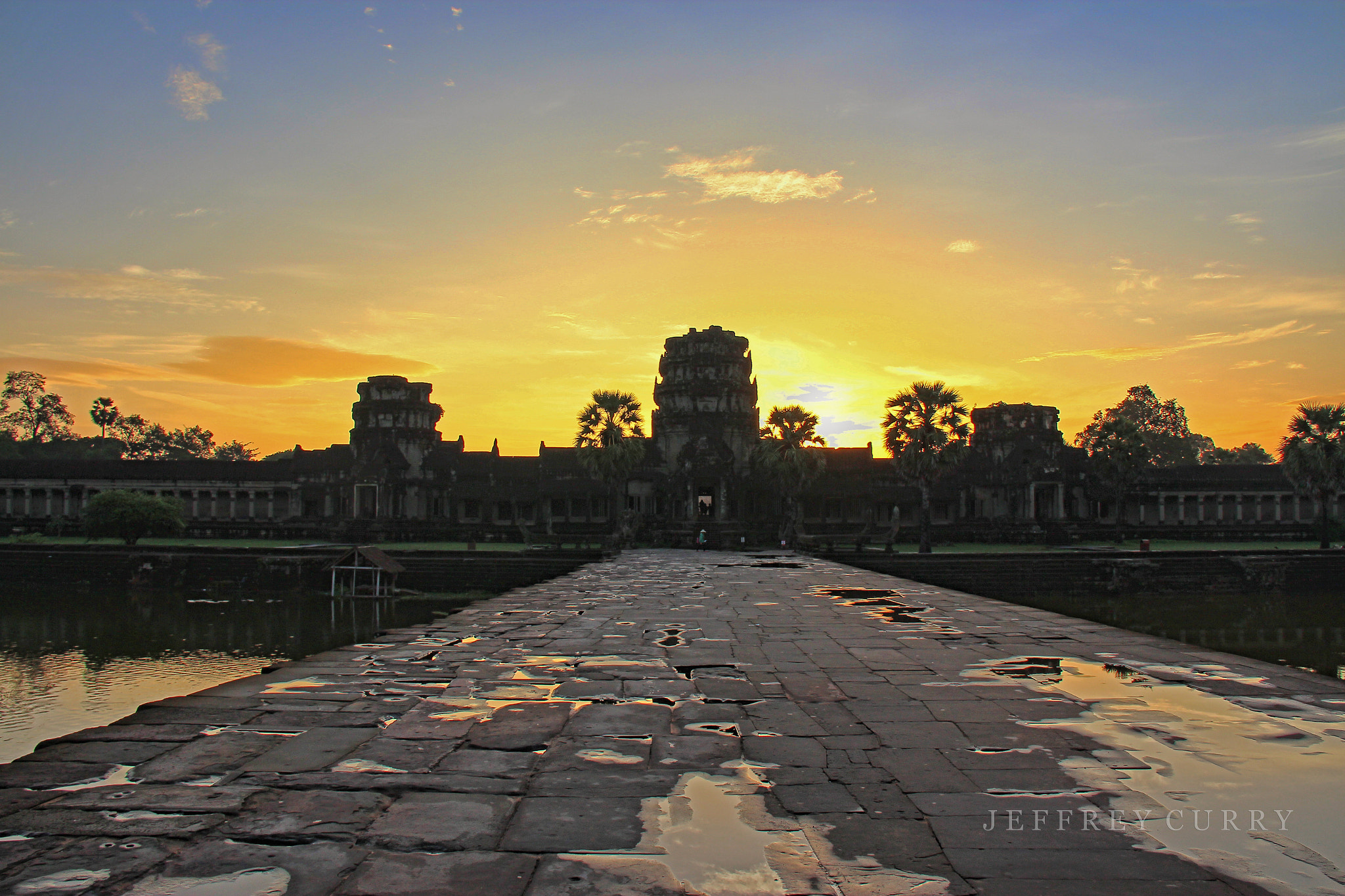 Canon EF-S 18-200mm F3.5-5.6 IS sample photo. Sunrise over angkor wat photography
