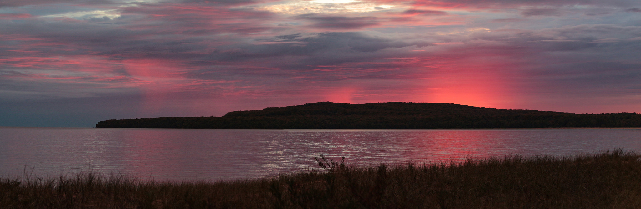 Canon EOS 650D (EOS Rebel T4i / EOS Kiss X6i) sample photo. Pink sunset in pancake bay photography