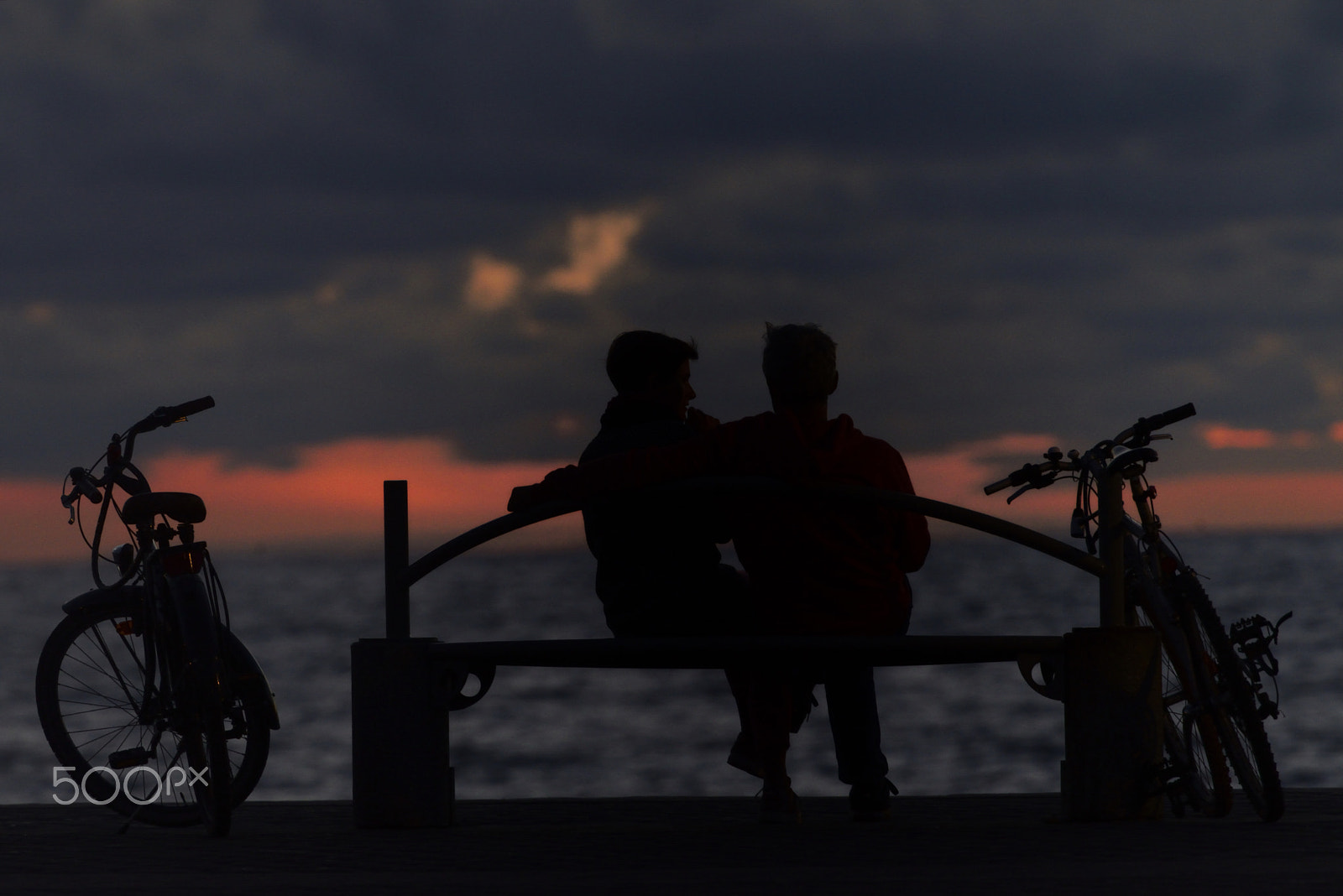 Nikon D600 sample photo. Lovers on a bench photography
