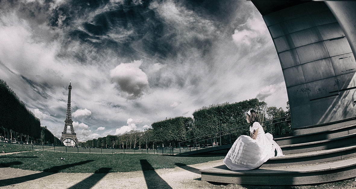Canon EF 15mm F2.8 Fisheye sample photo. Comunion en paris photography