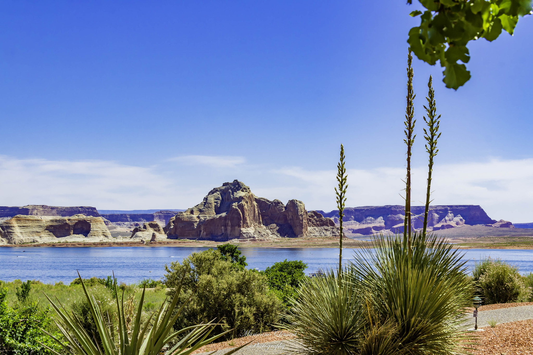 Canon EF-S 17-85mm F4-5.6 IS USM sample photo. Lake powell from the marina photography