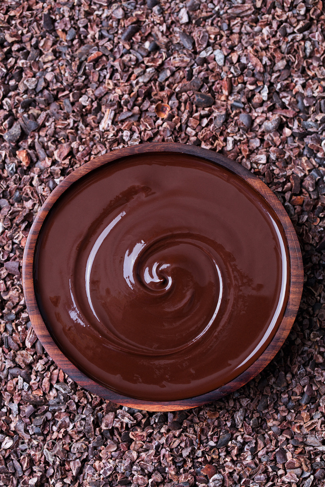 Canon EOS 5DS + Canon EF 100mm F2.8L Macro IS USM sample photo. Bowl of melted chocolate on a crushed cocoa beans photography
